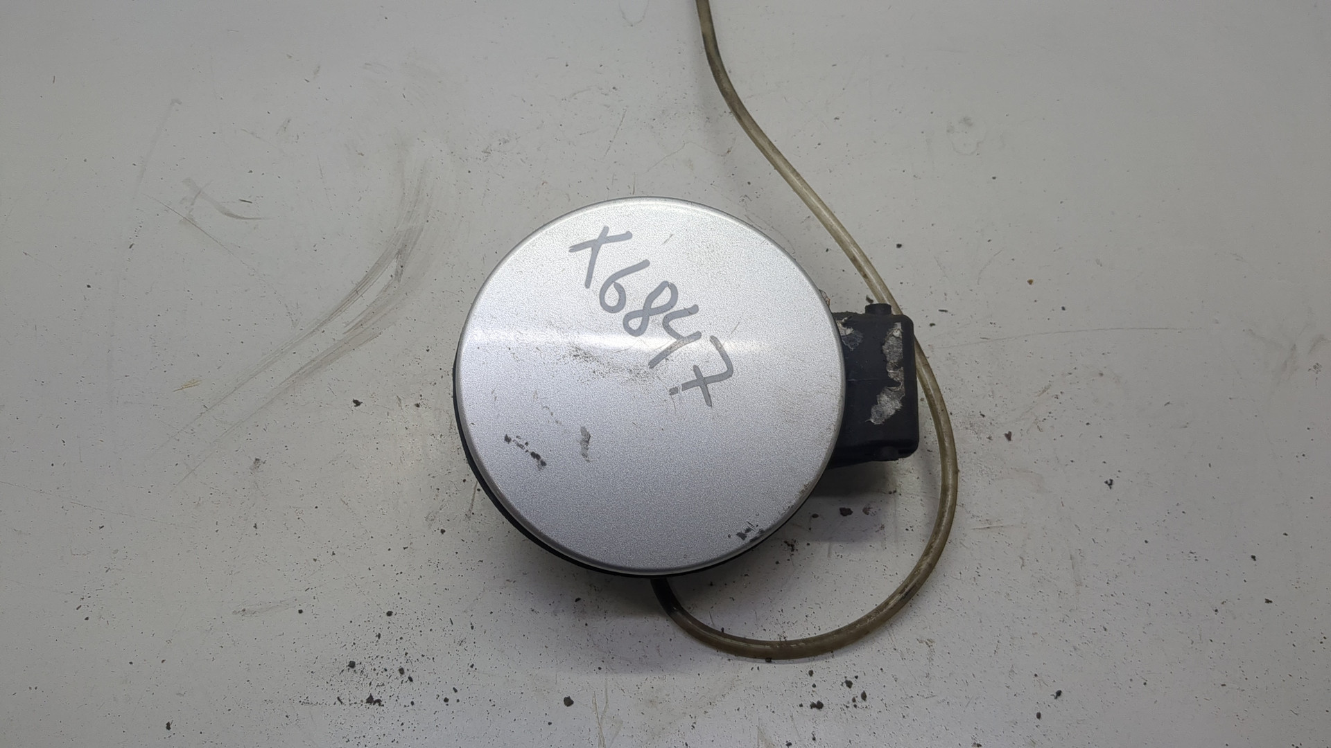 Лючок бензобака