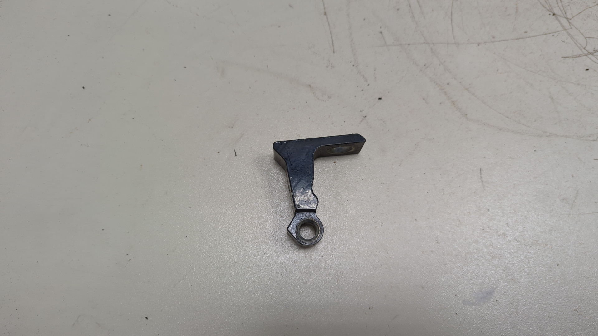 Петля двери