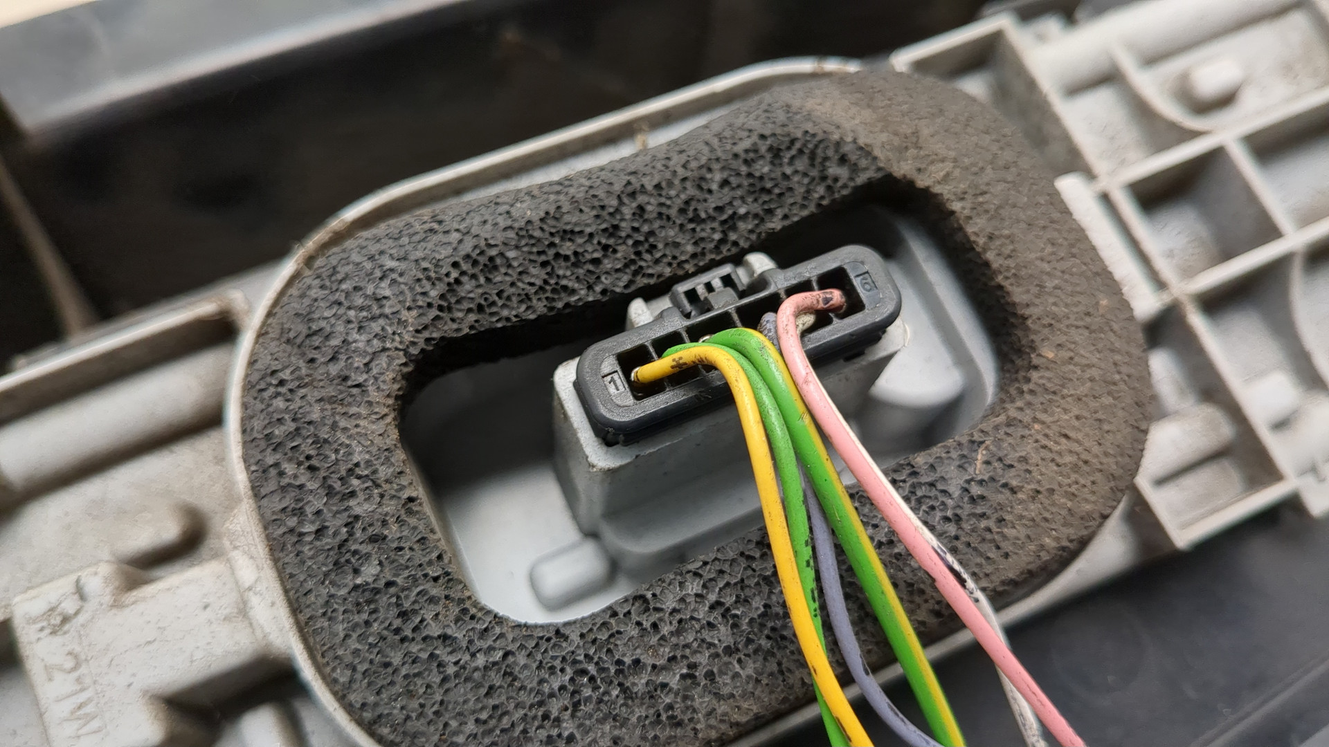 Фонарь задний левый