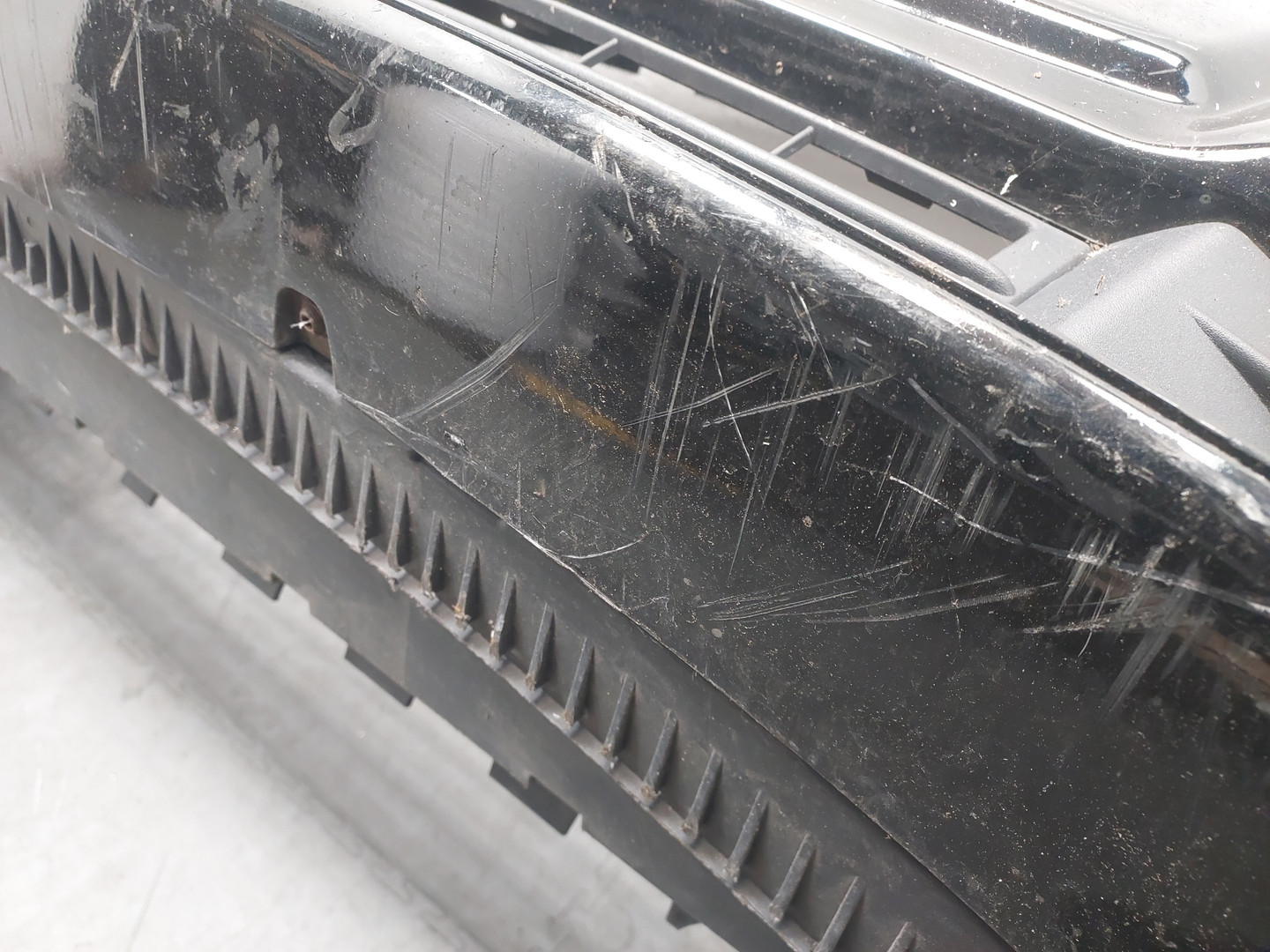 Бампер передний