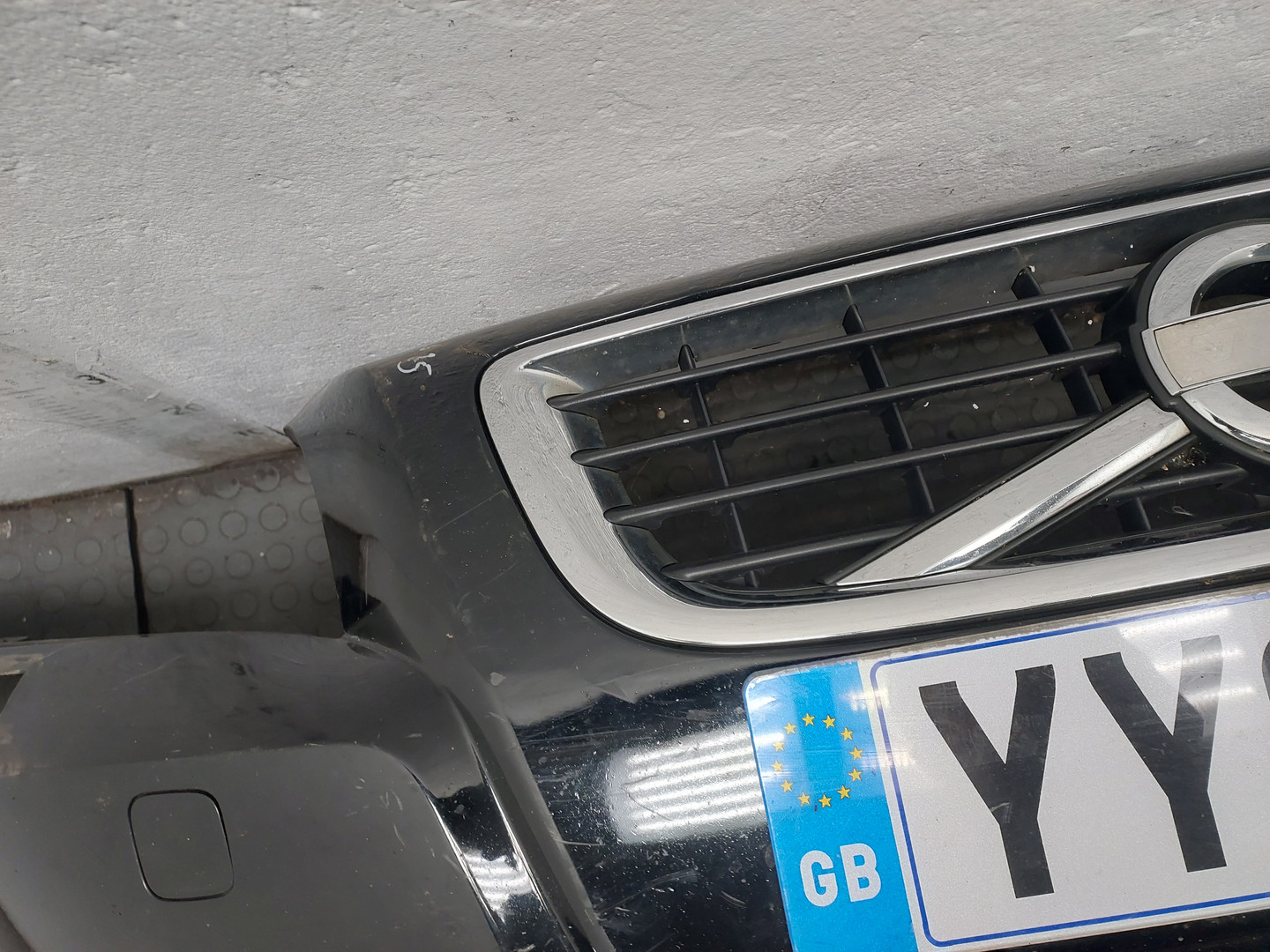 Бампер передний