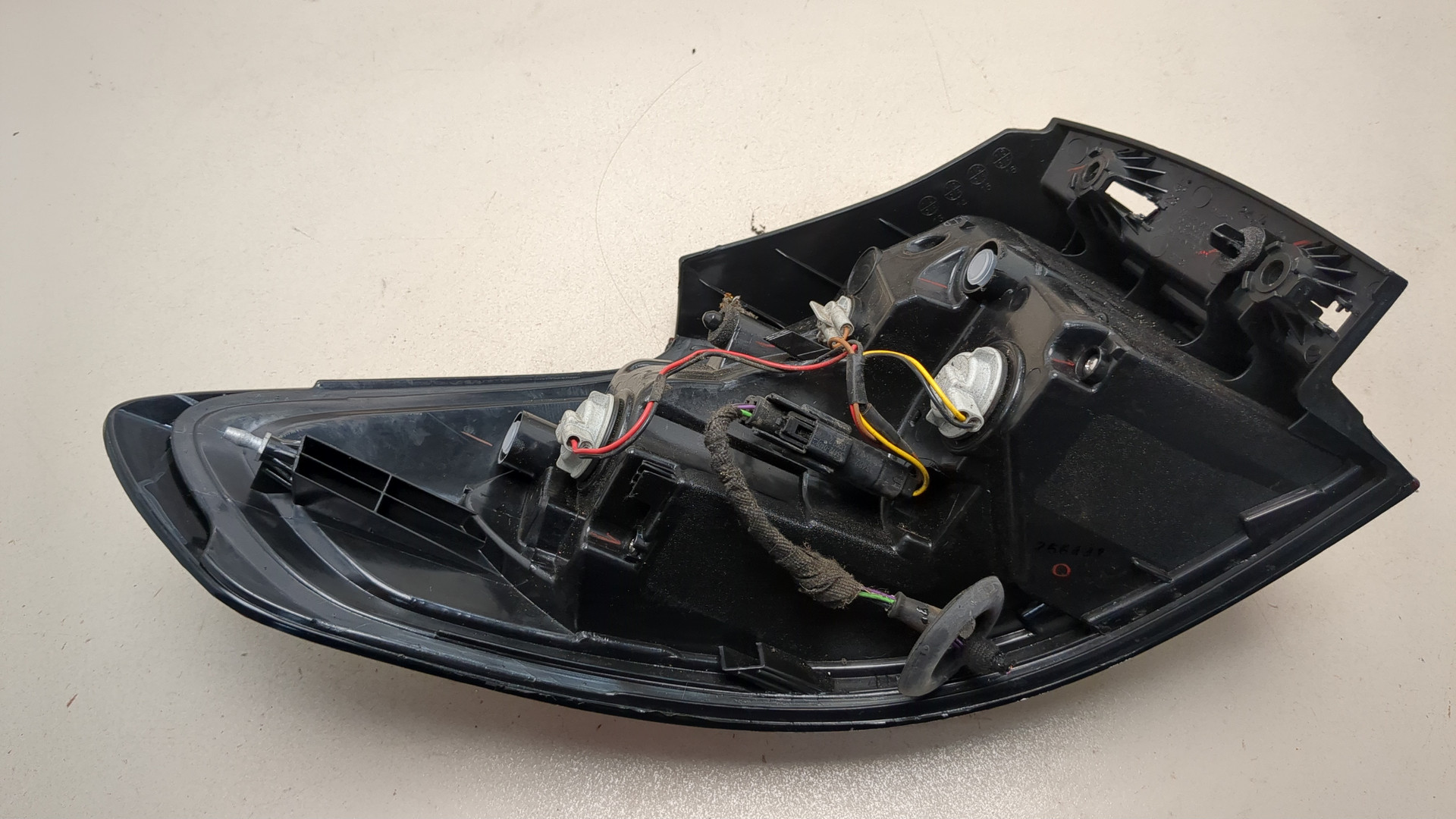 Фонарь задний правый