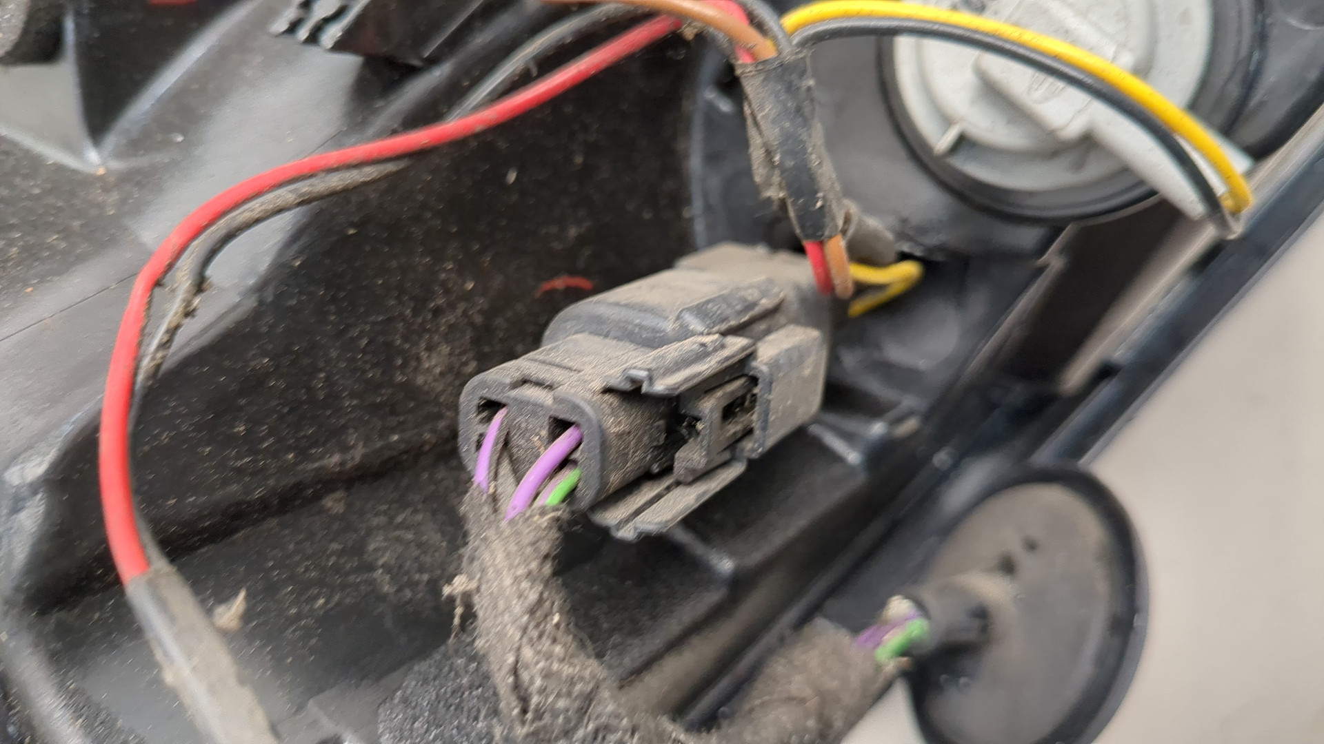 Фонарь задний правый