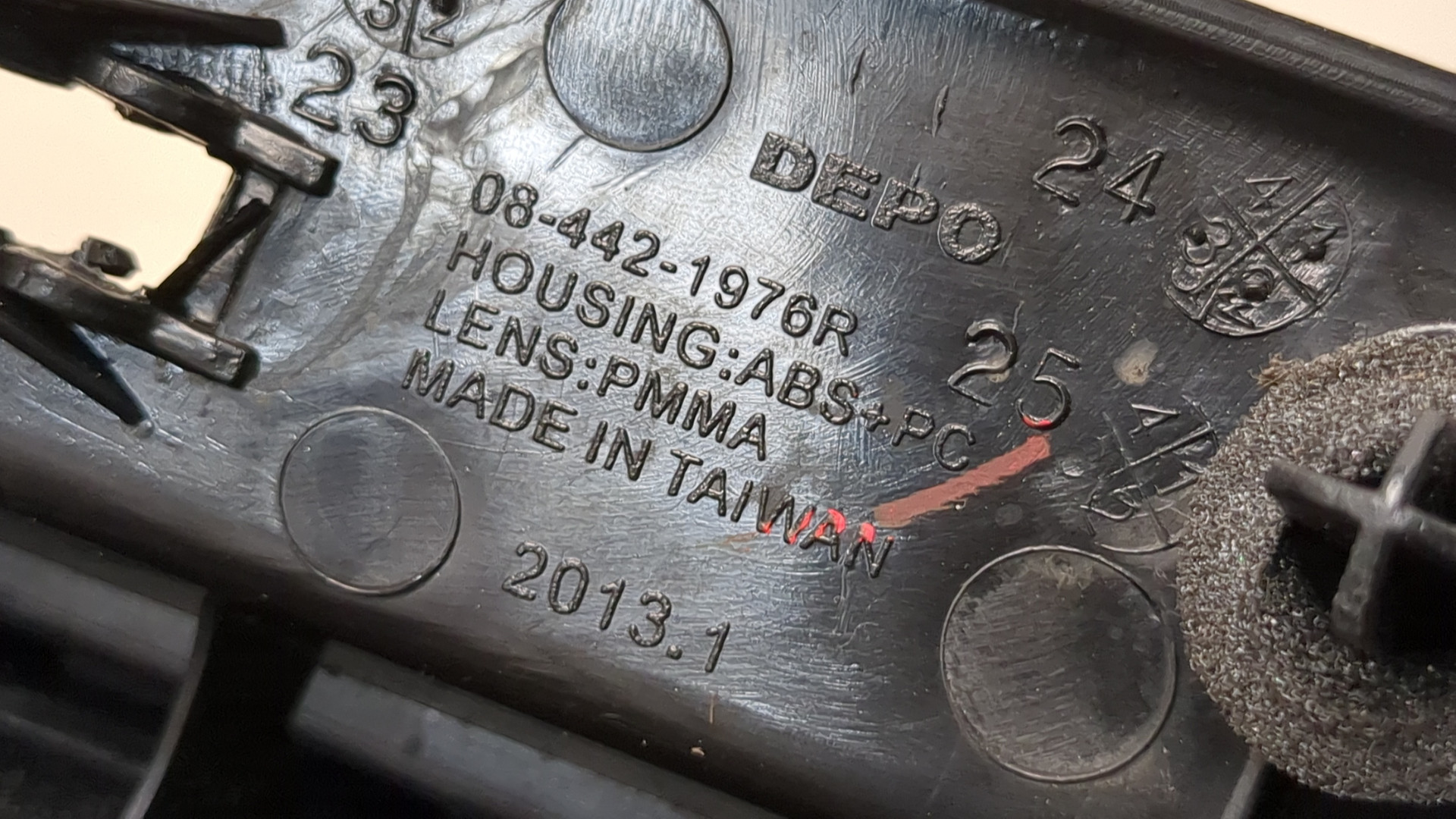 Фонарь задний правый