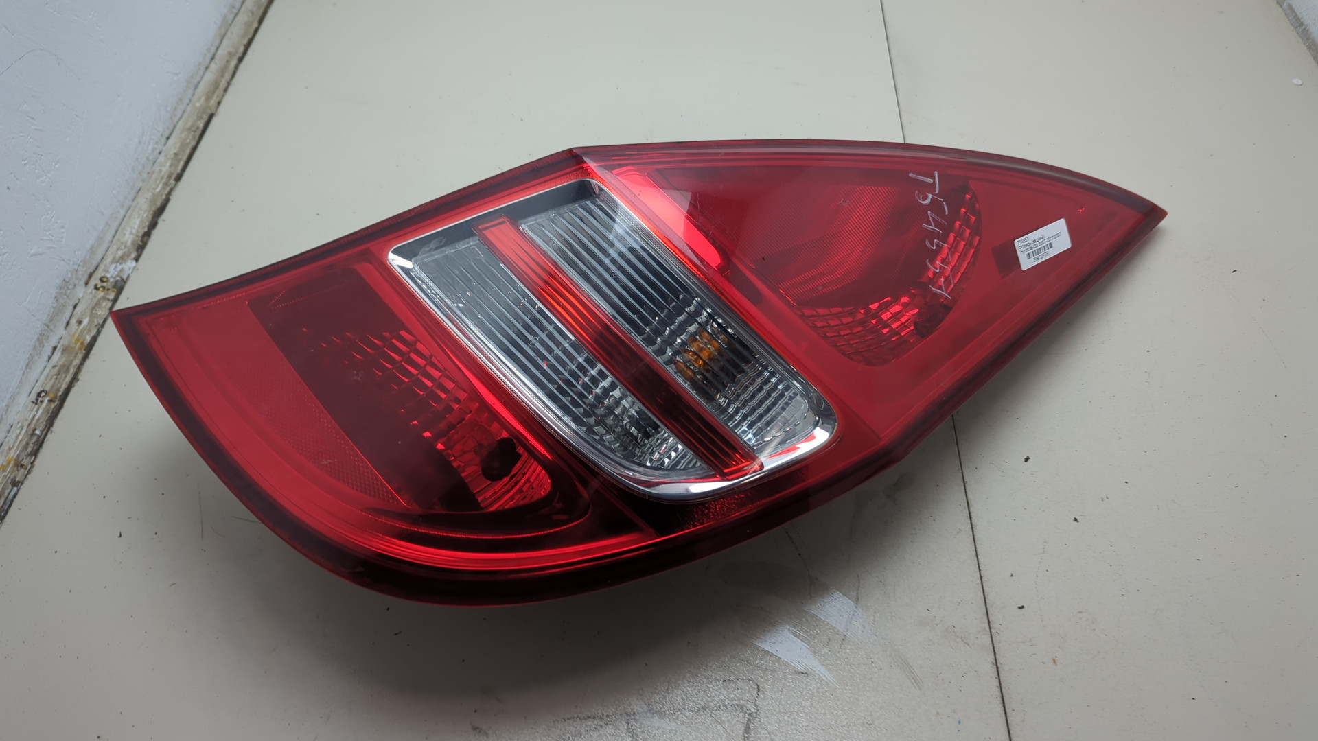 Фонарь задний правый