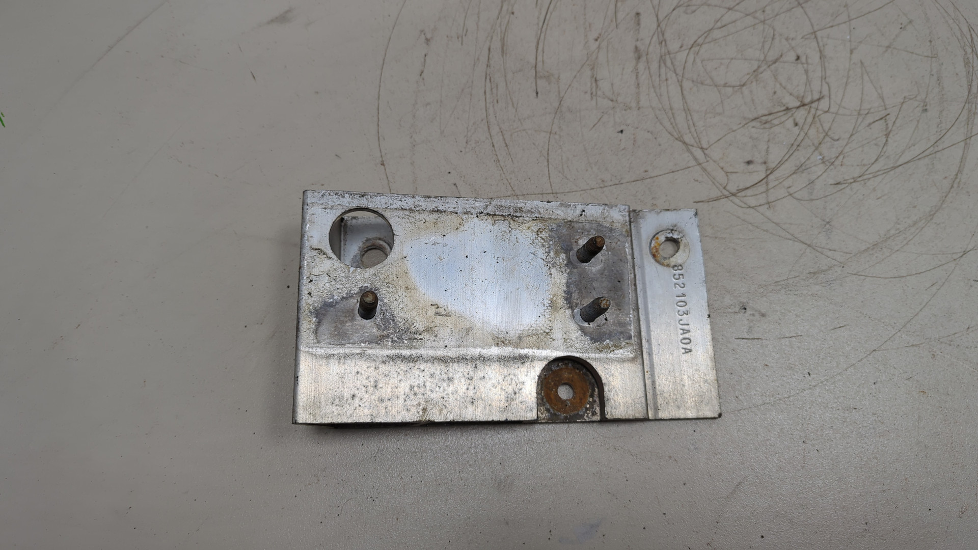 Кронштейн усилителя заднего бампера правый