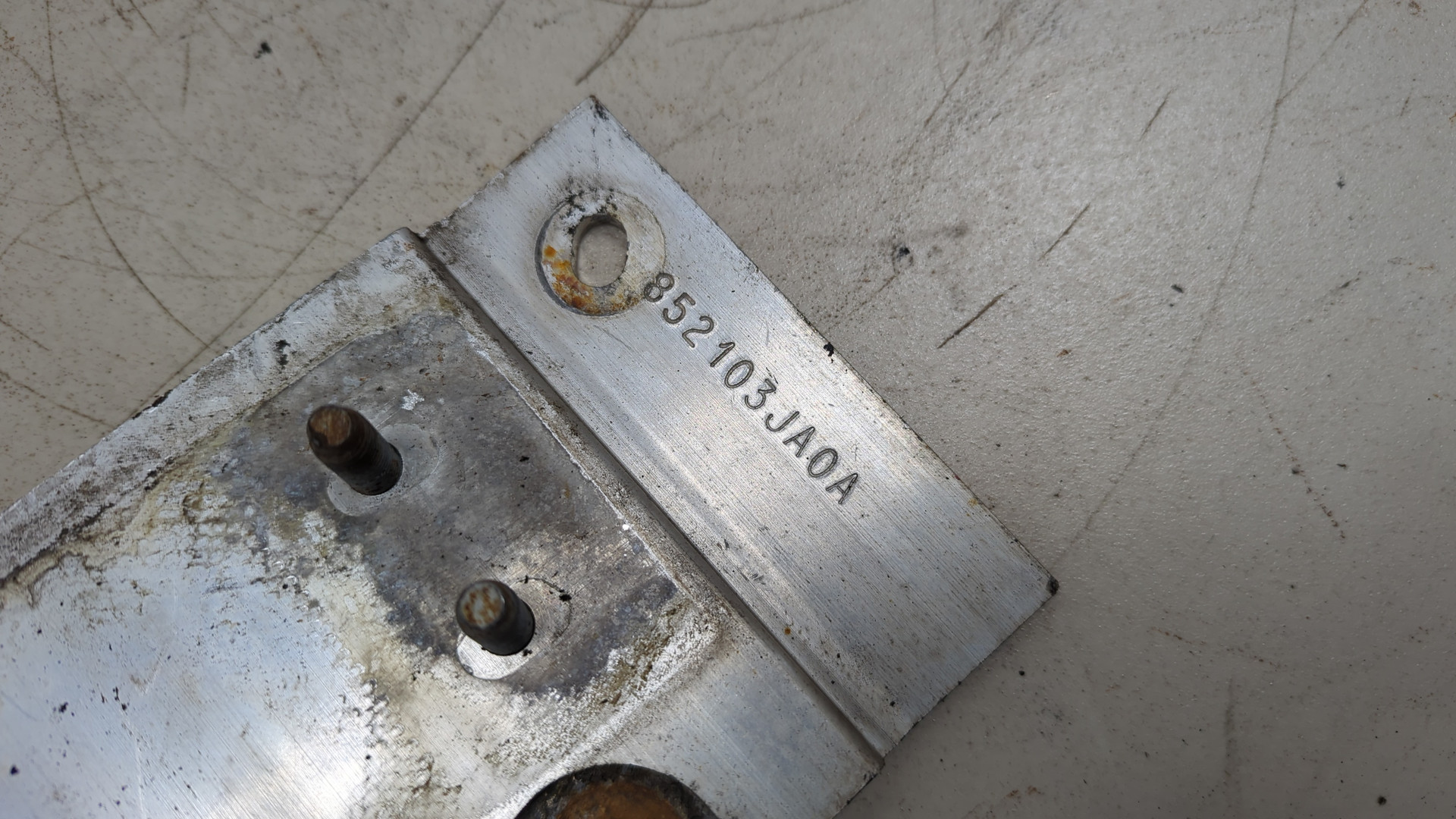 Кронштейн усилителя заднего бампера правый