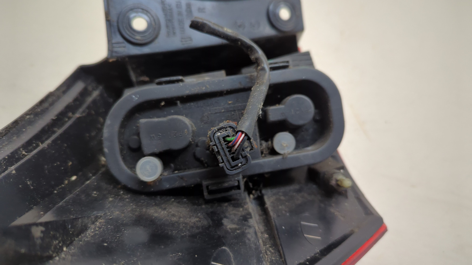 Фонарь задний правый