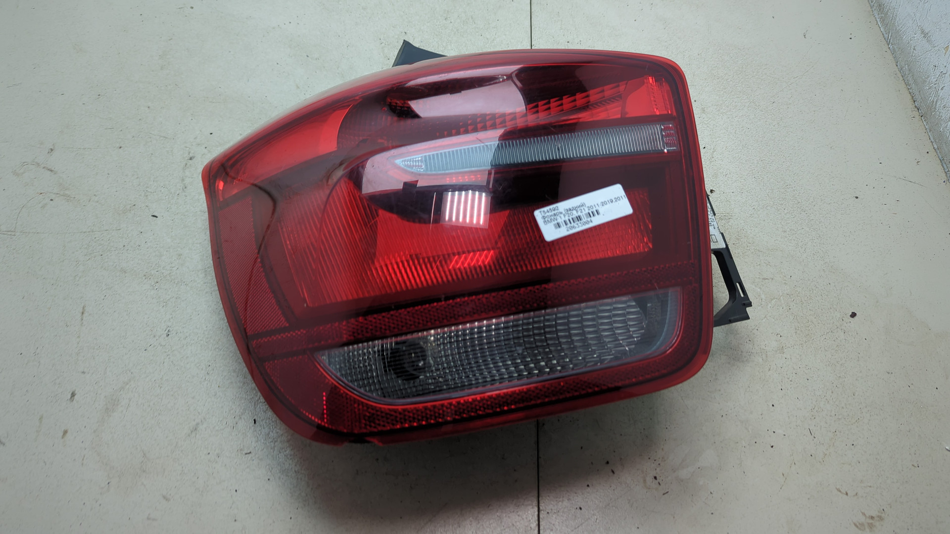 Фонарь задний левый