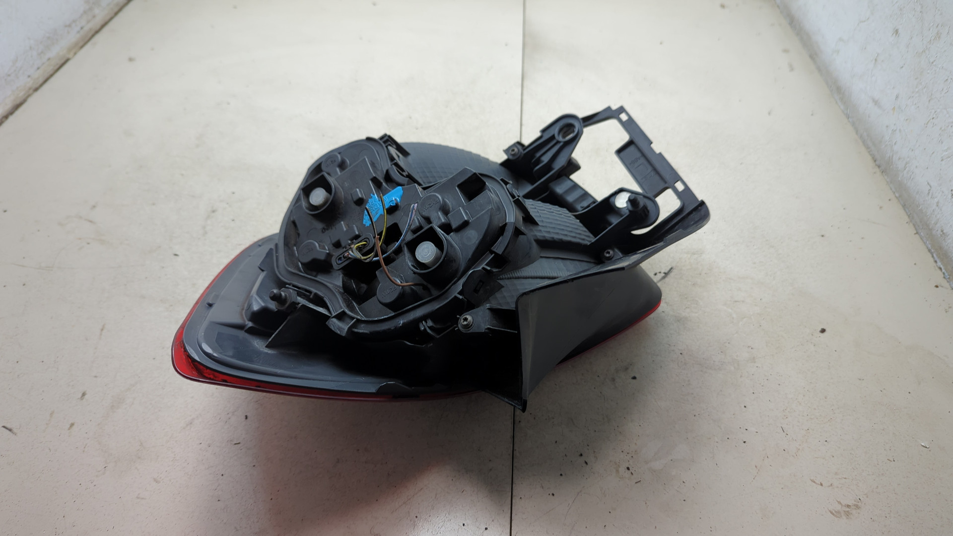 Фонарь задний левый