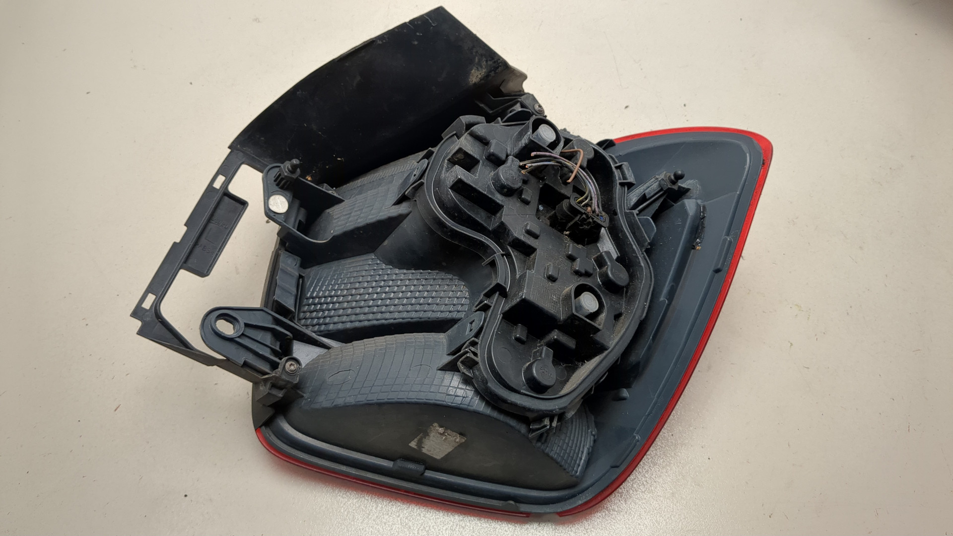 Фонарь задний левый