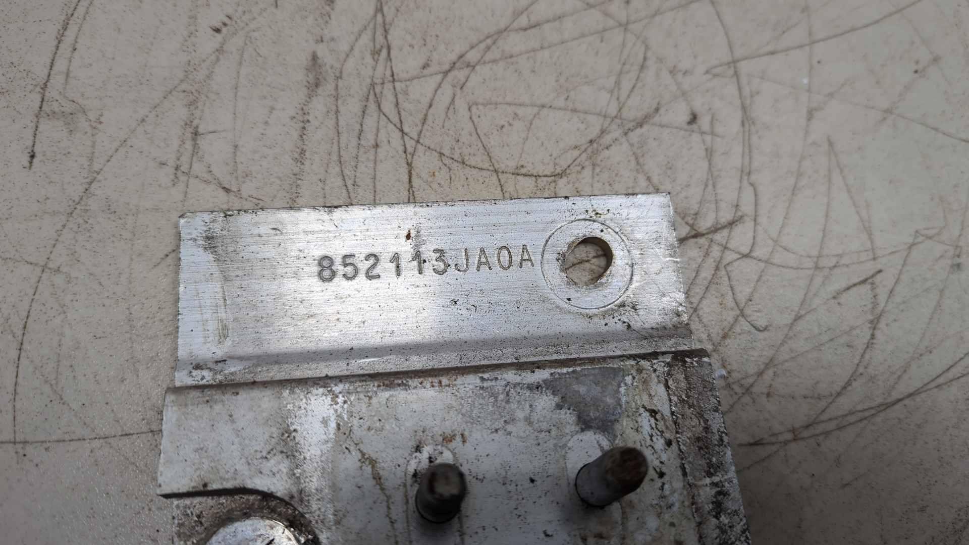 Кронштейн усилителя заднего бампера левый