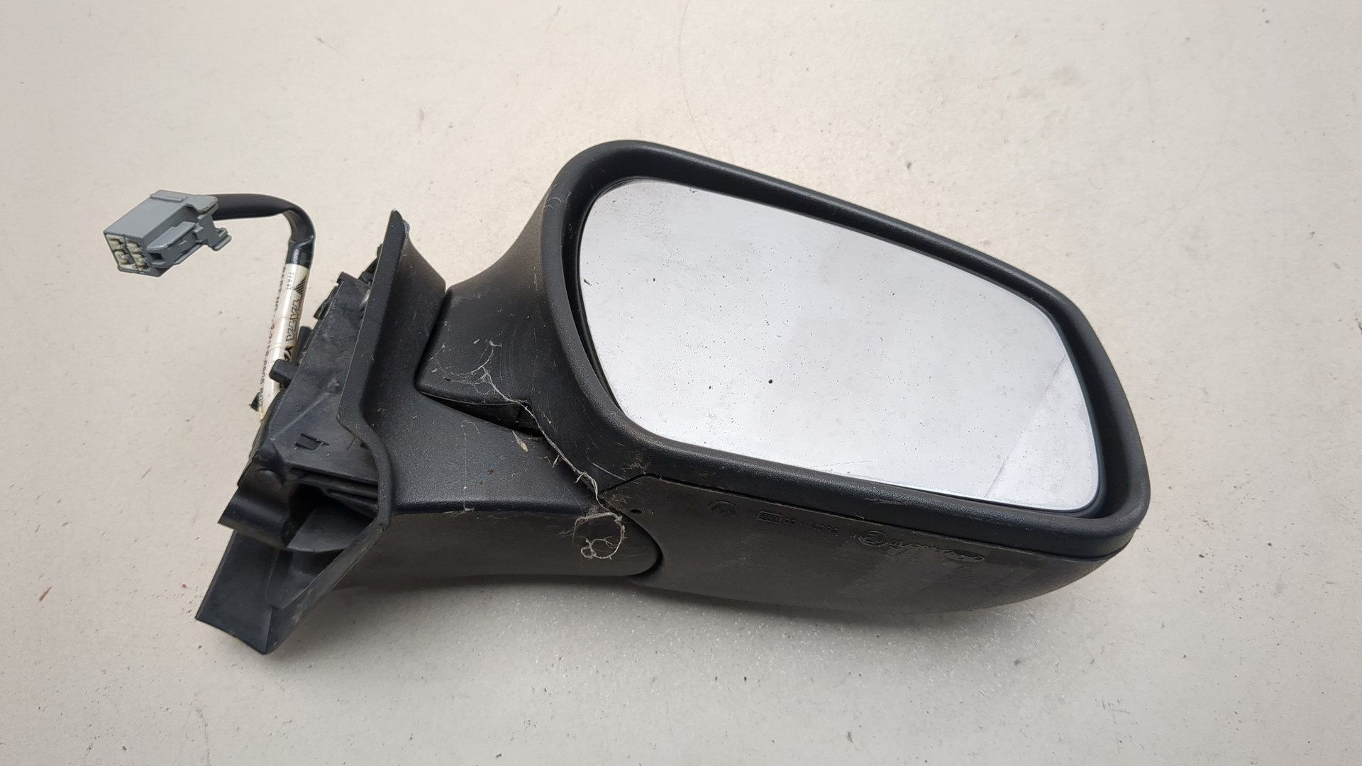 Зеркало правое электрическое