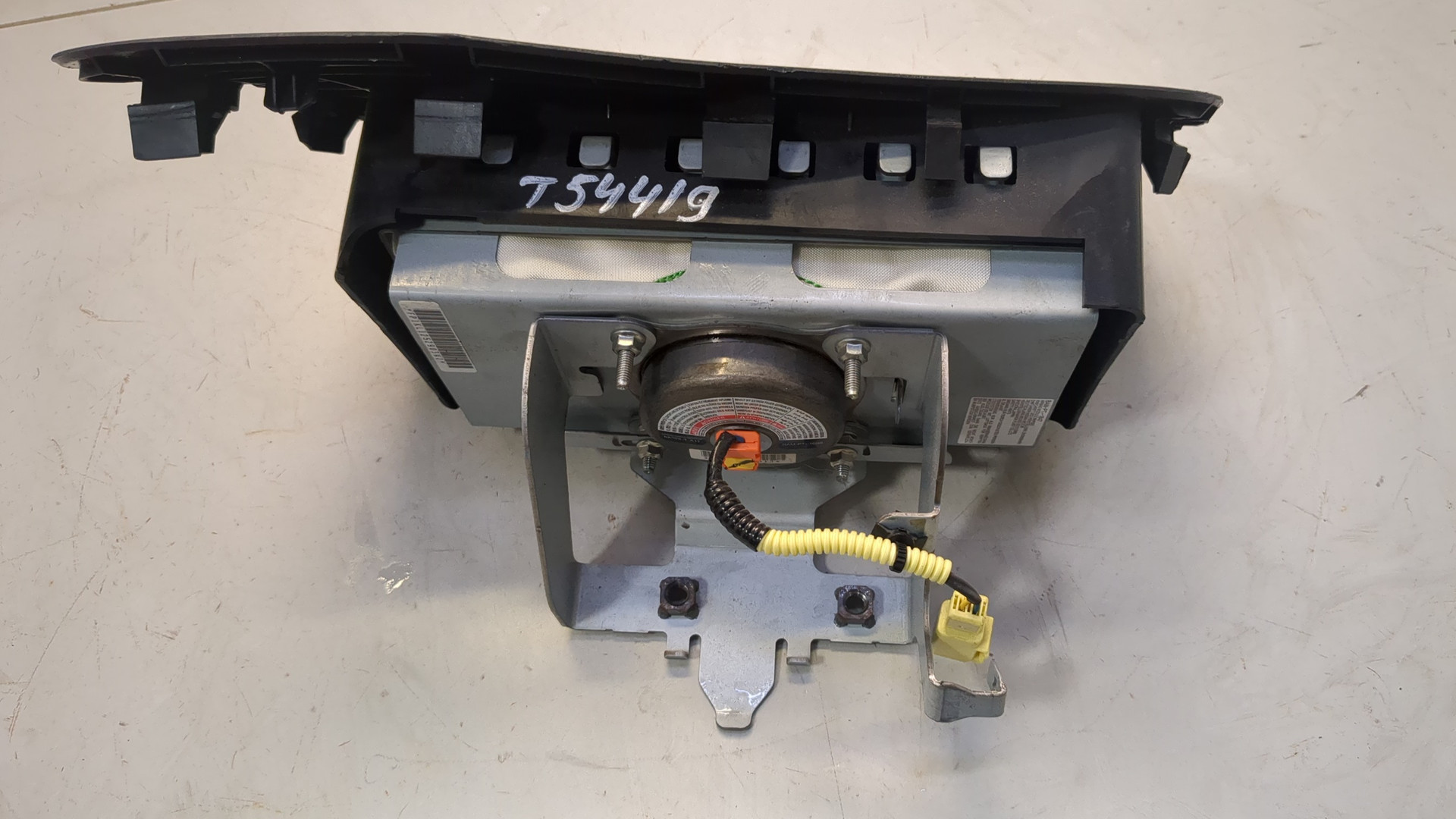 Подушка безопасности пассажирская (в торпедо)