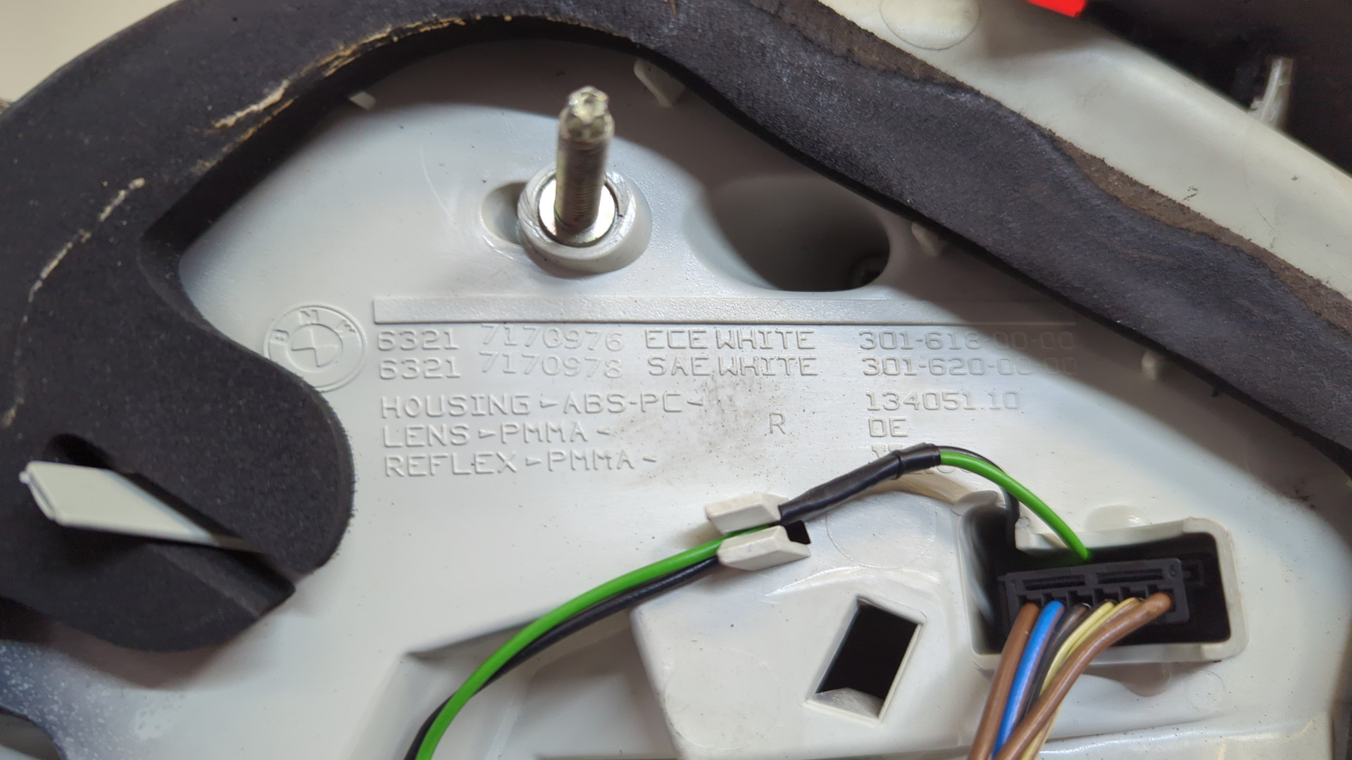 Фонарь задний правый