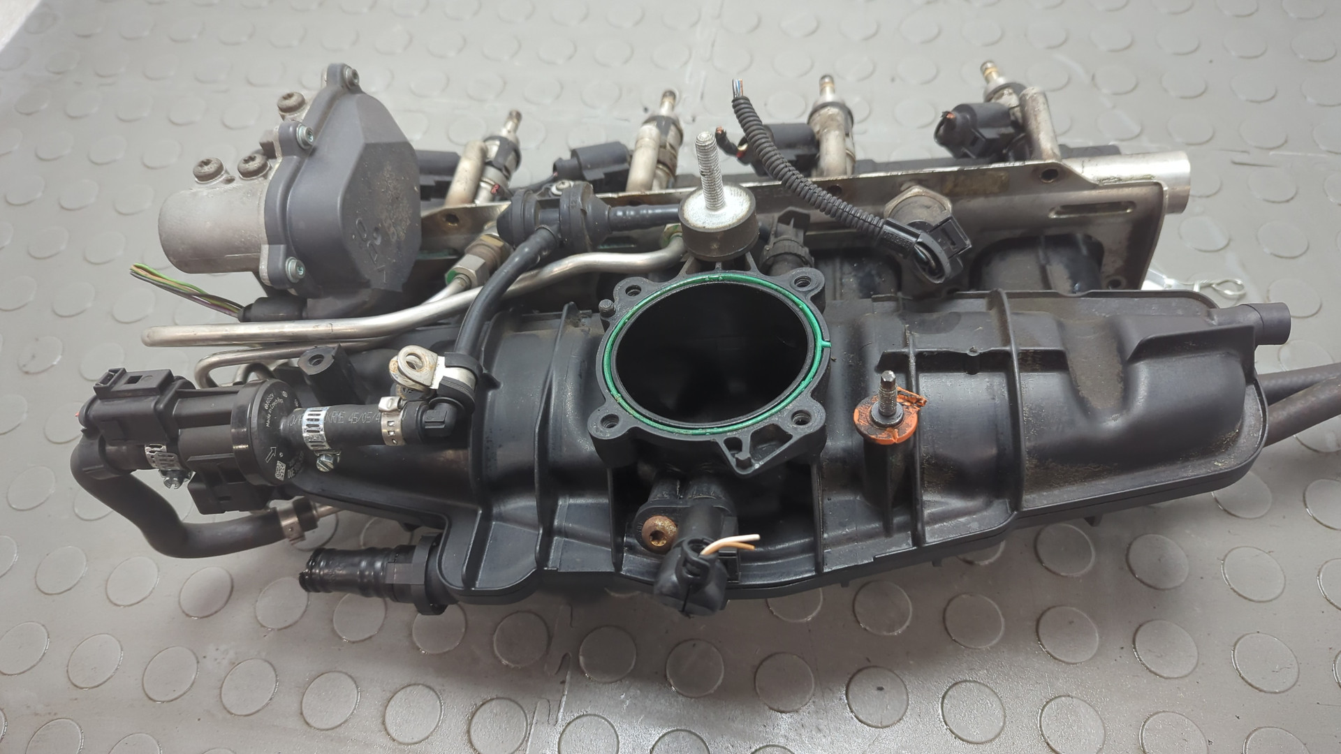 Коллектор впускной