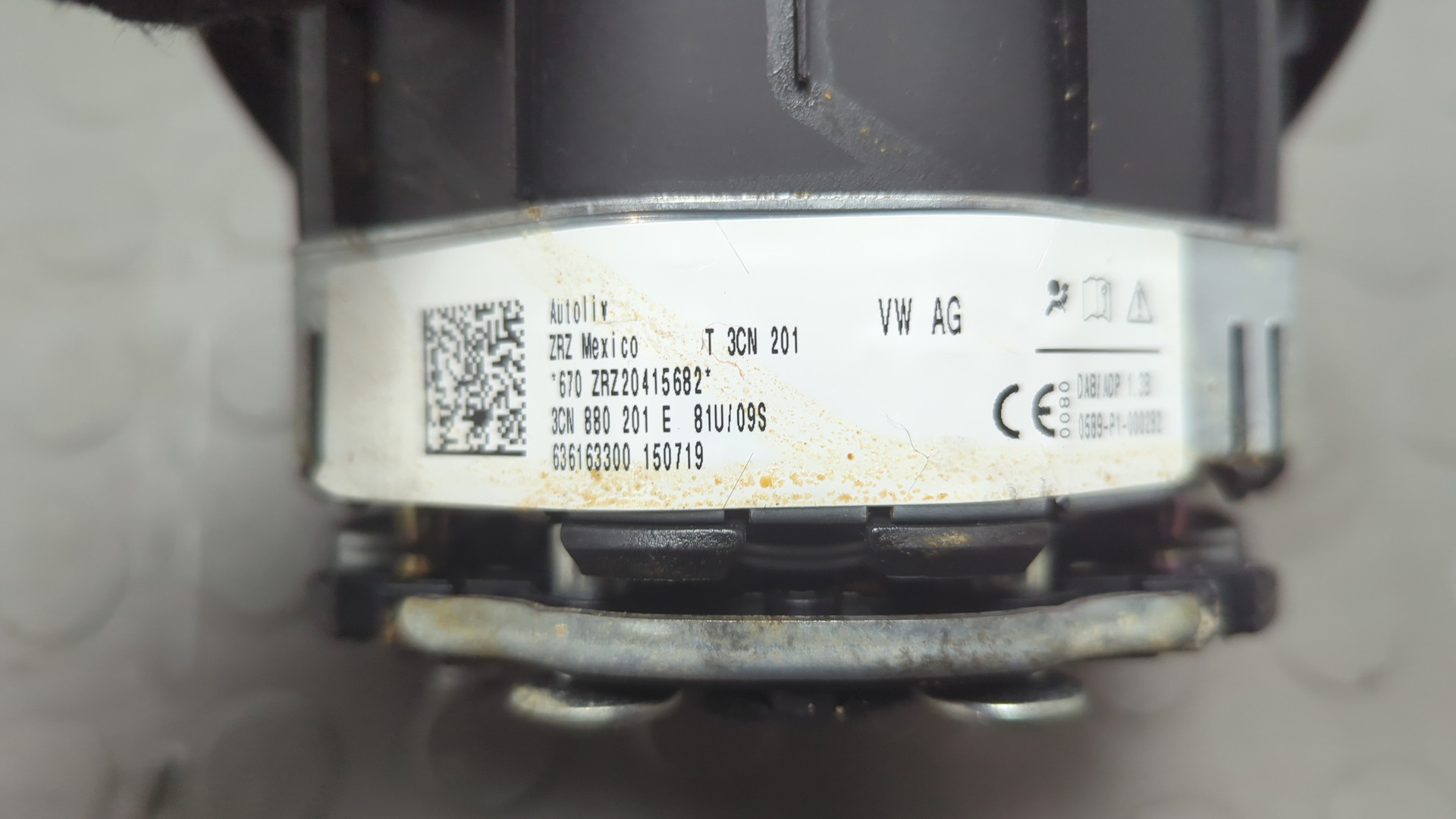 Подушка безопасности в рулевое колесо