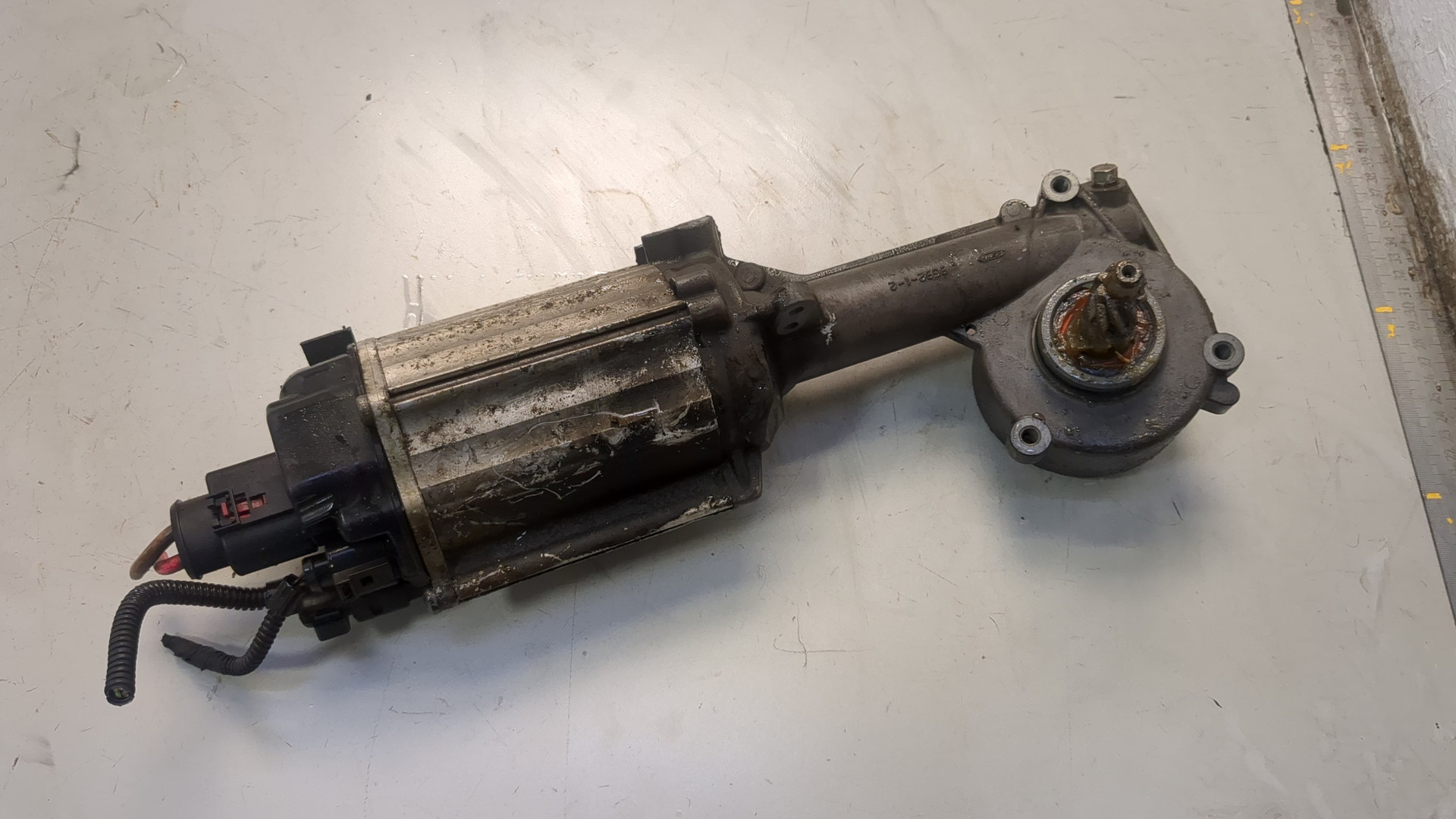 Серводвигатель рулевой рейки