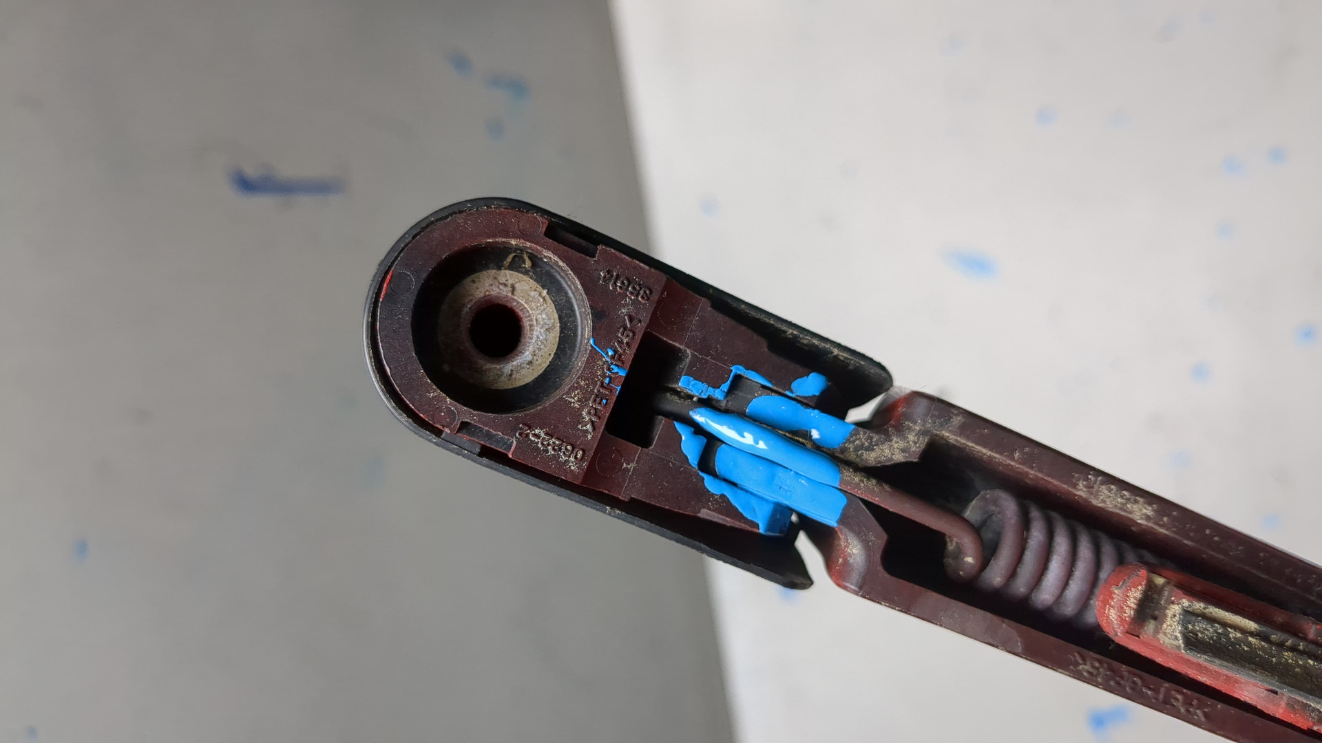 Поводок стеклоочистителя заднего