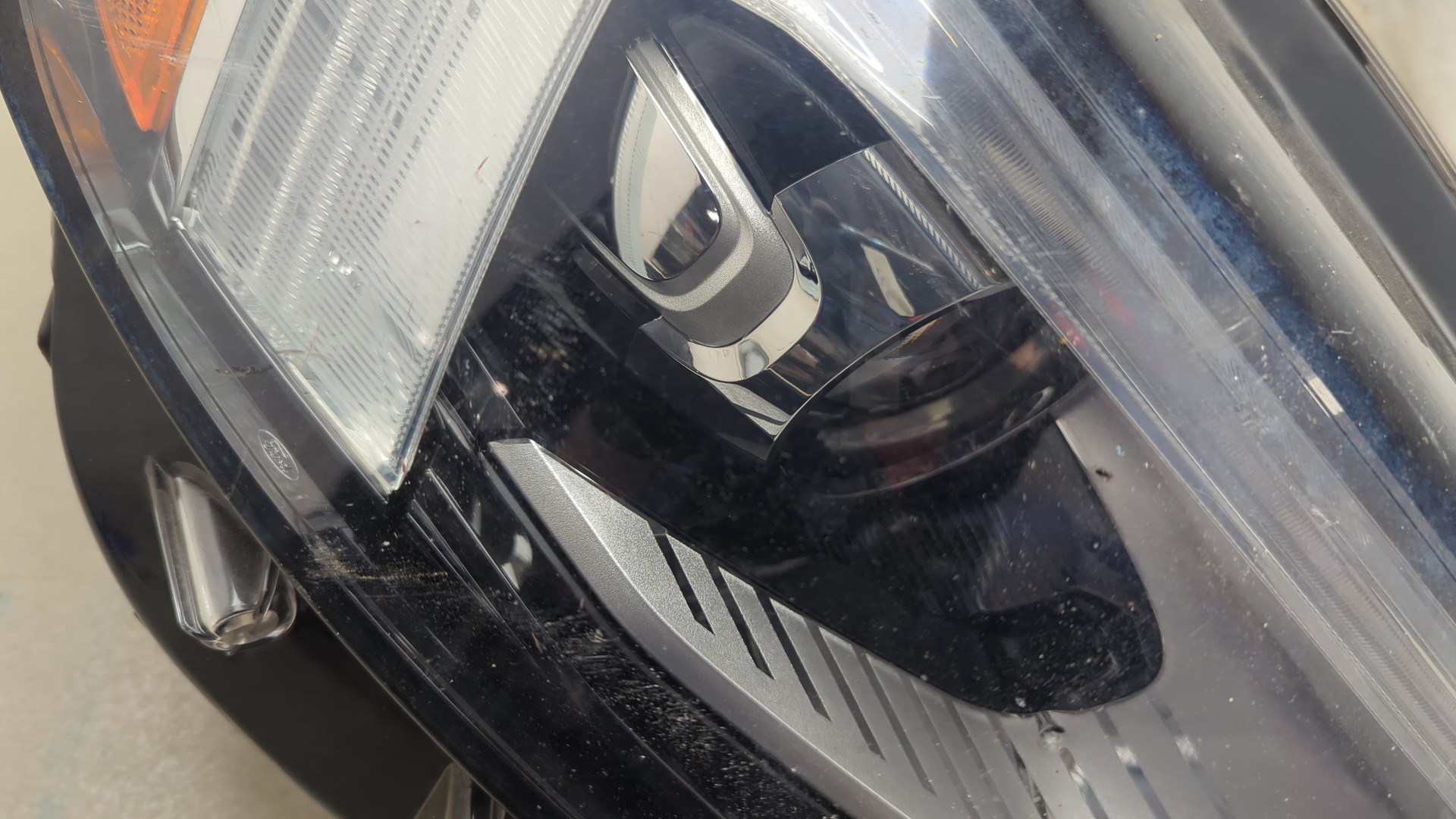 Фара правая