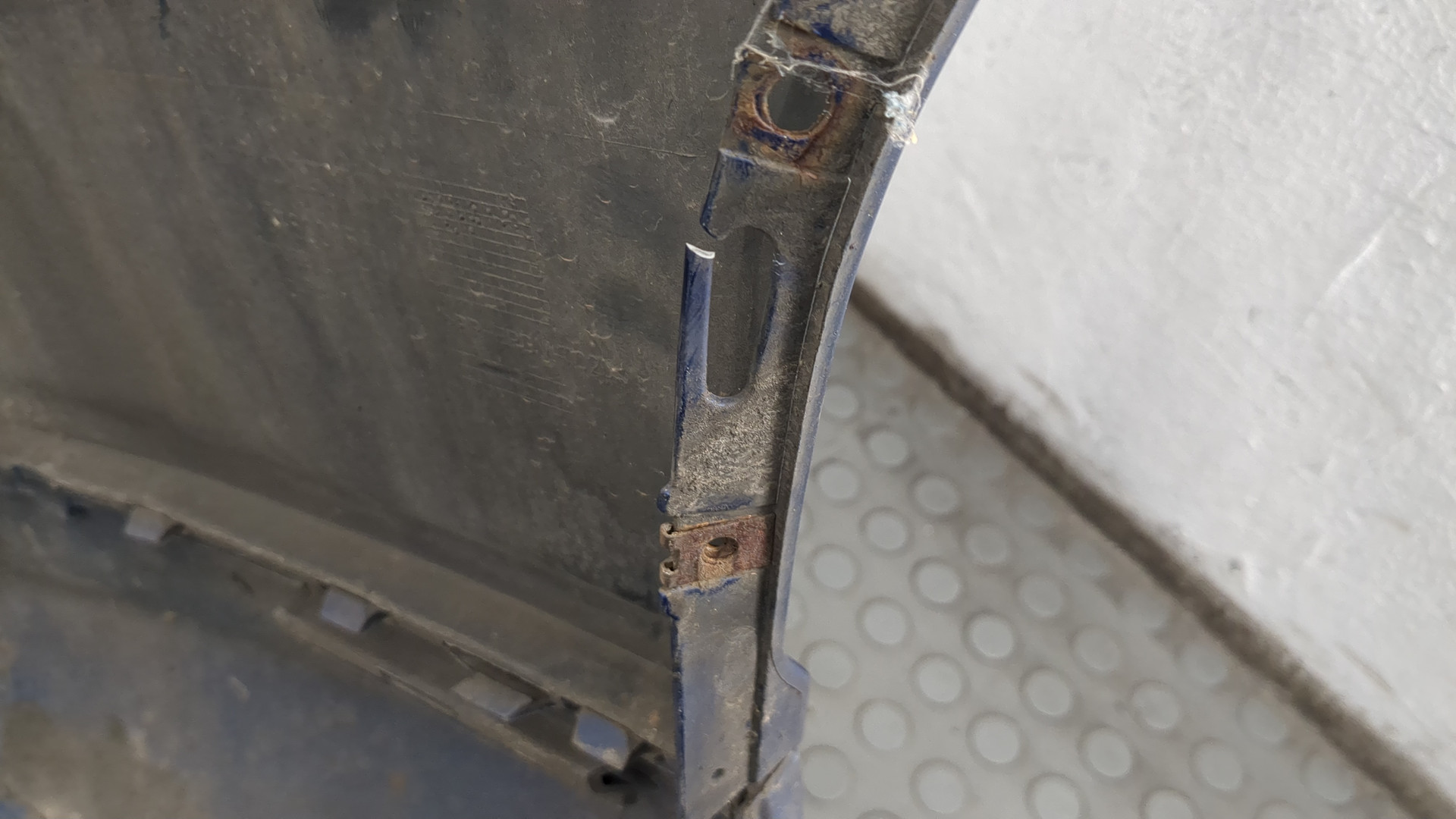 Бампер задний