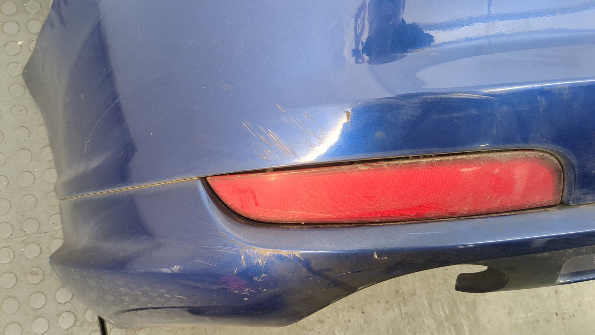 Бампер задний