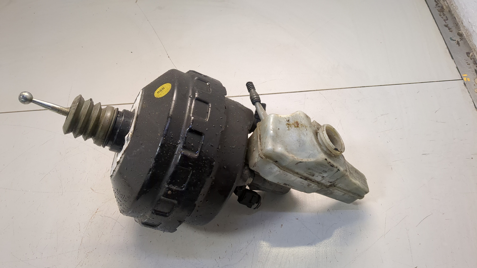 Цилиндр тормозной главный