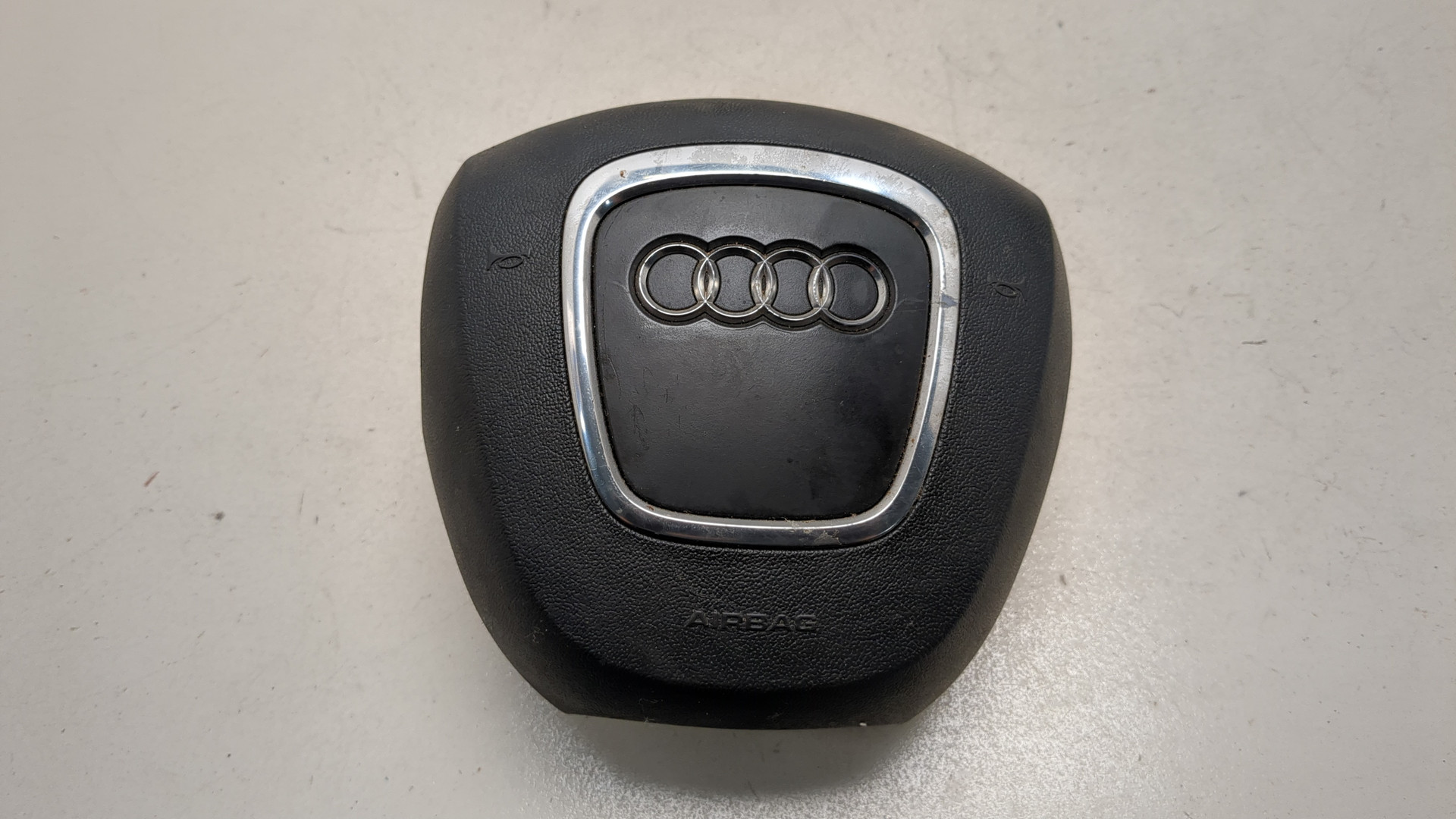 Подушка безопасности в рулевое колесо