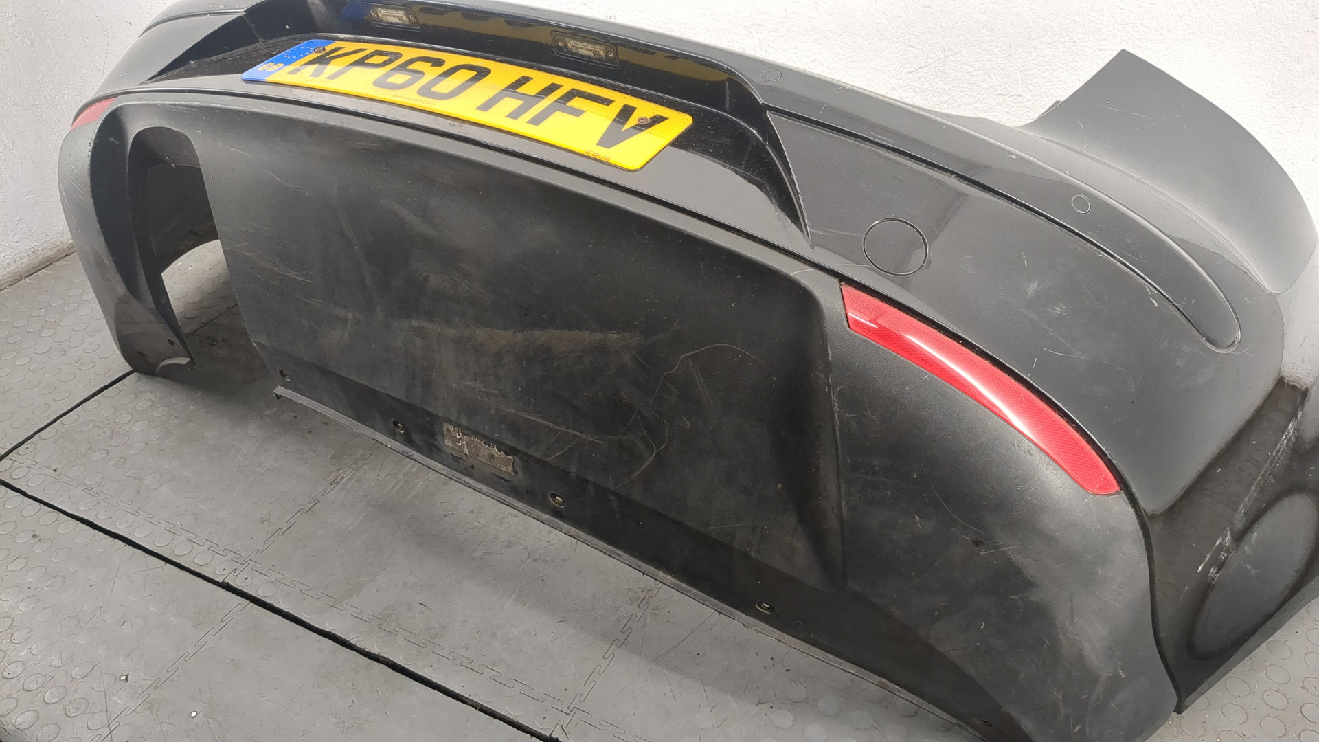 Бампер задний