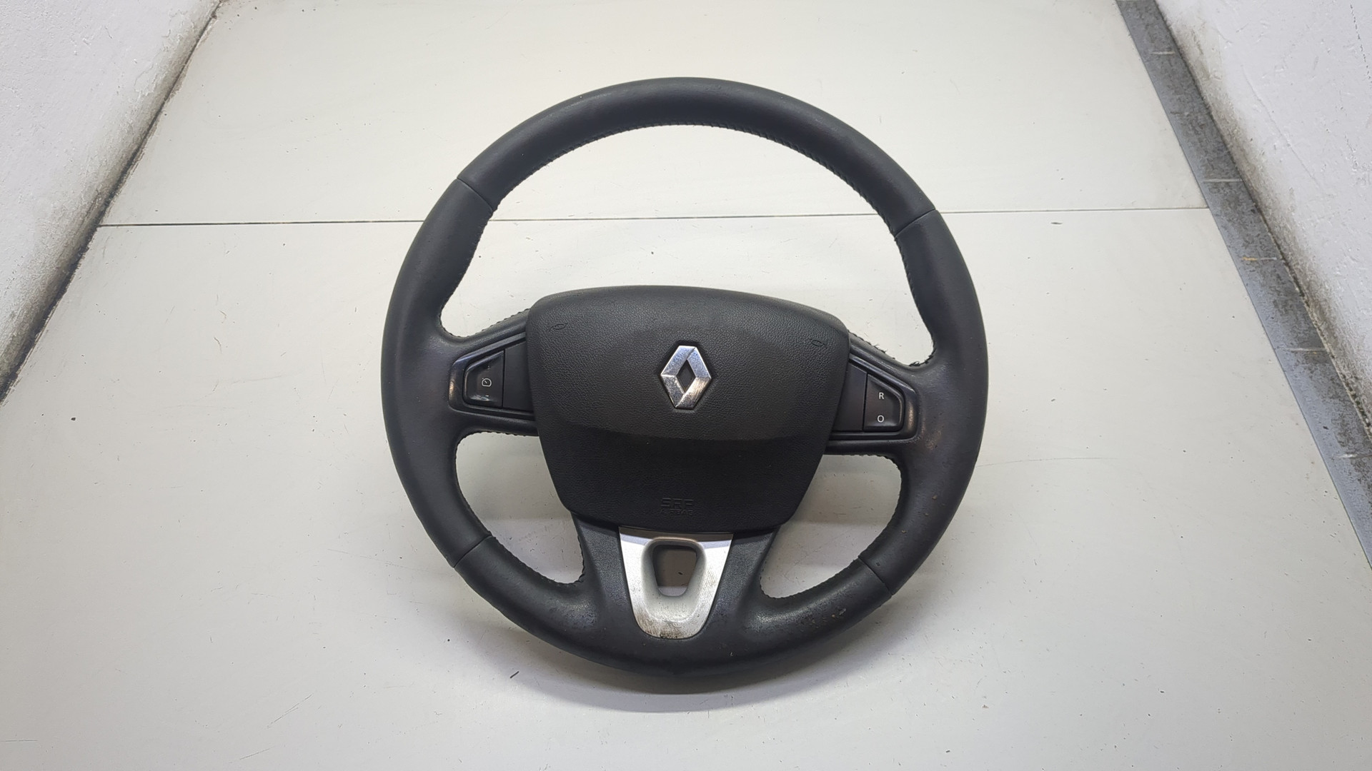 Рулевое колесо (руль)