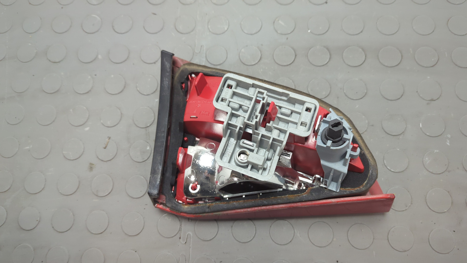 Фонарь задний внутренний правый