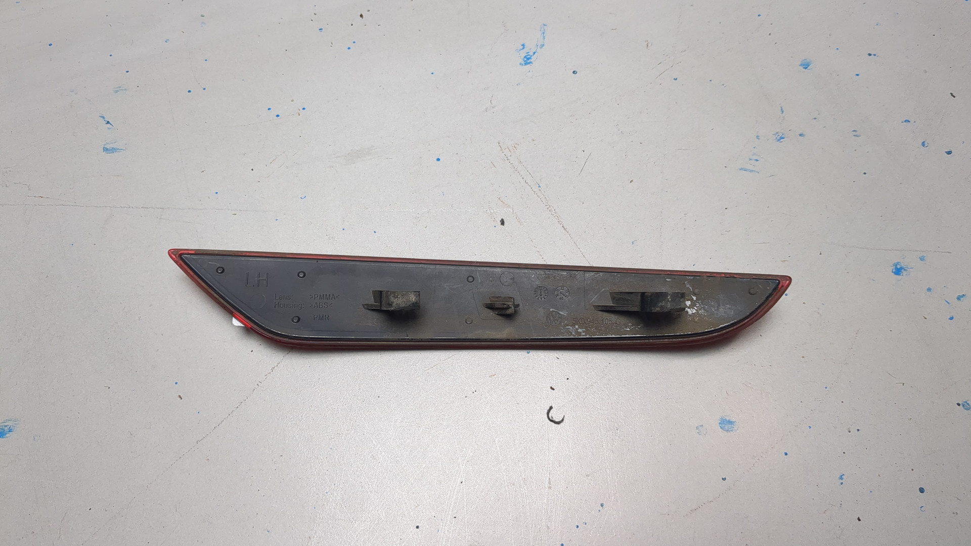 Отражатель в бампер задний левый
