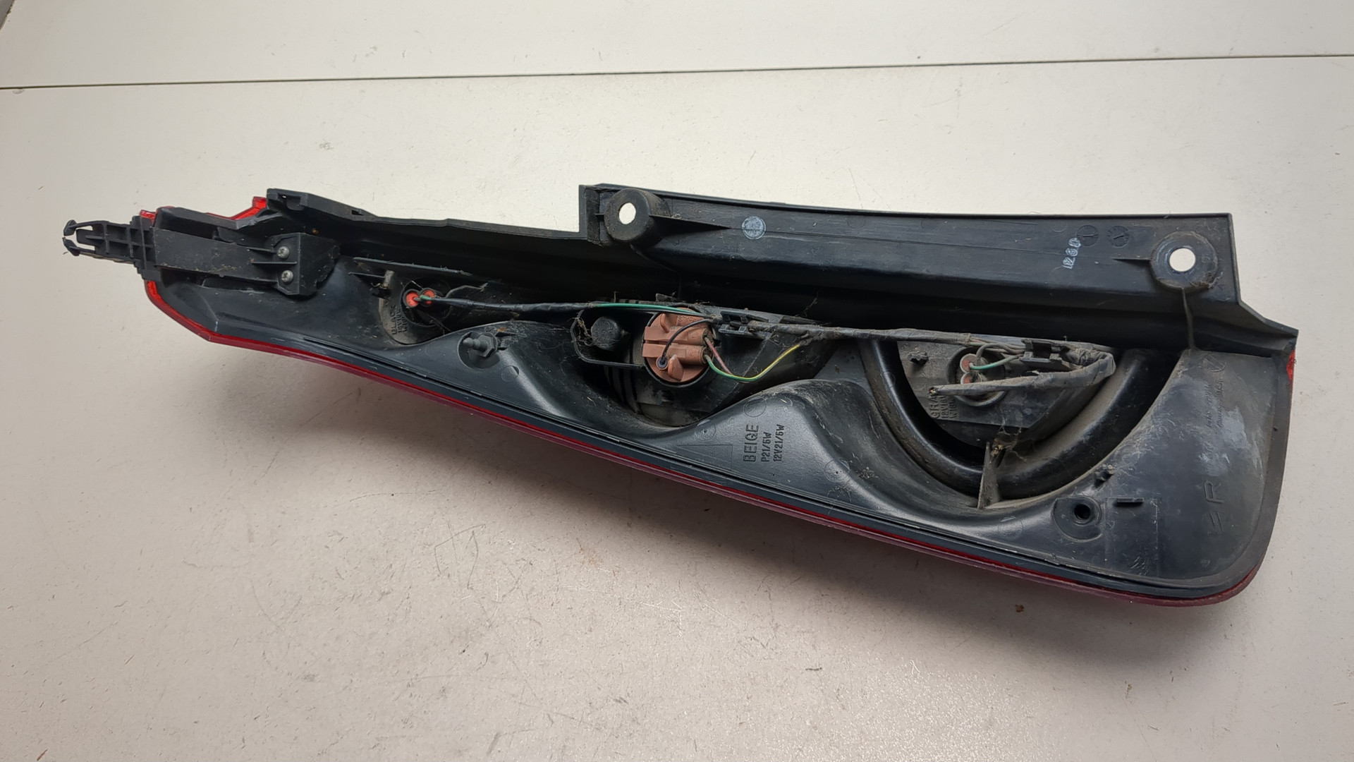 Фонарь задний правый