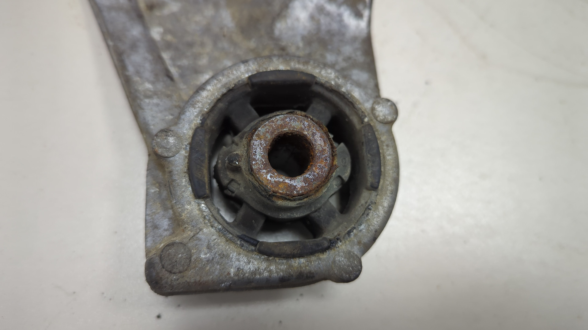 Кронштейн редуктора