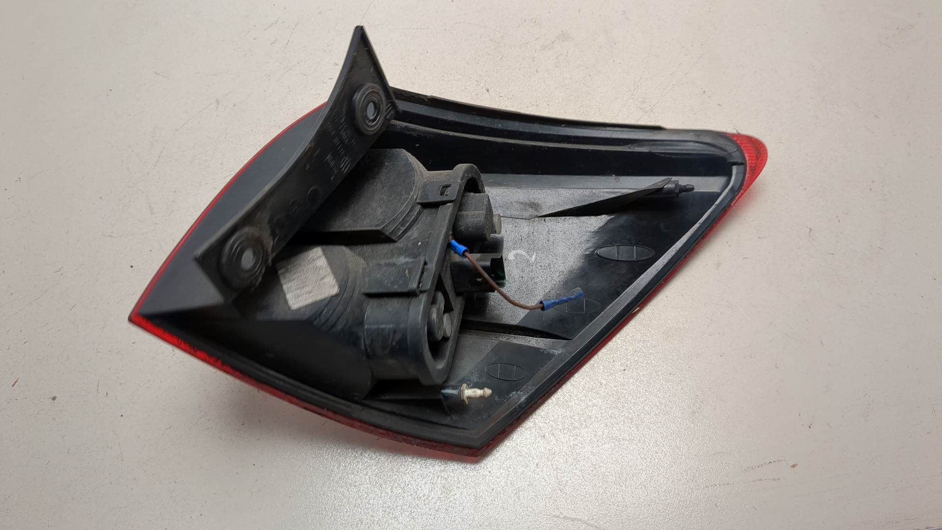 Фонарь задний левый