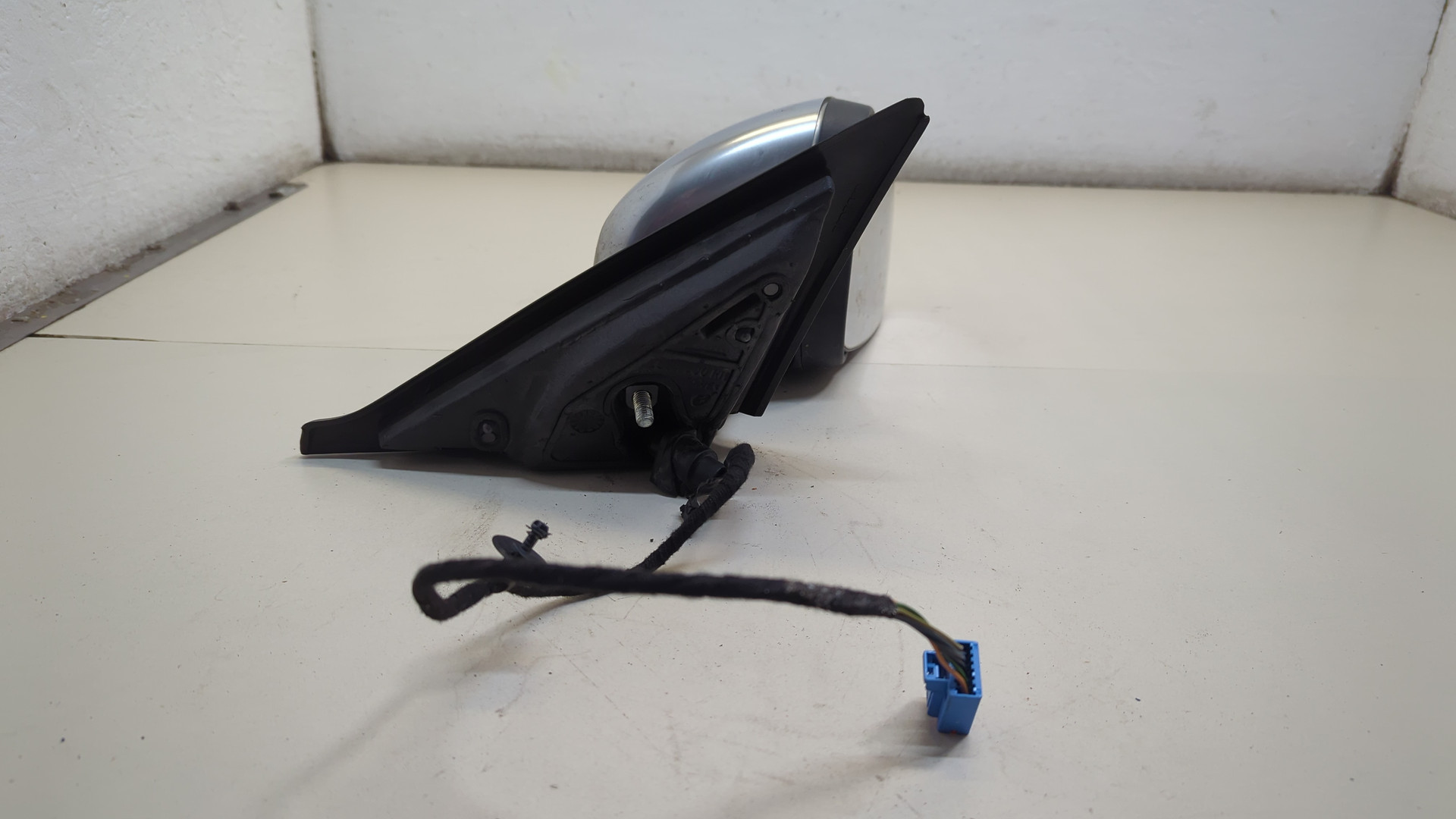 Зеркало правое электрическое