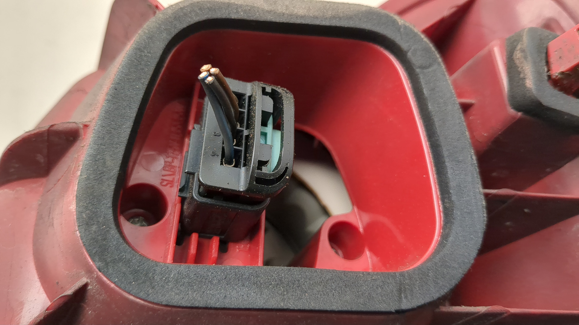 Фонарь задний левый