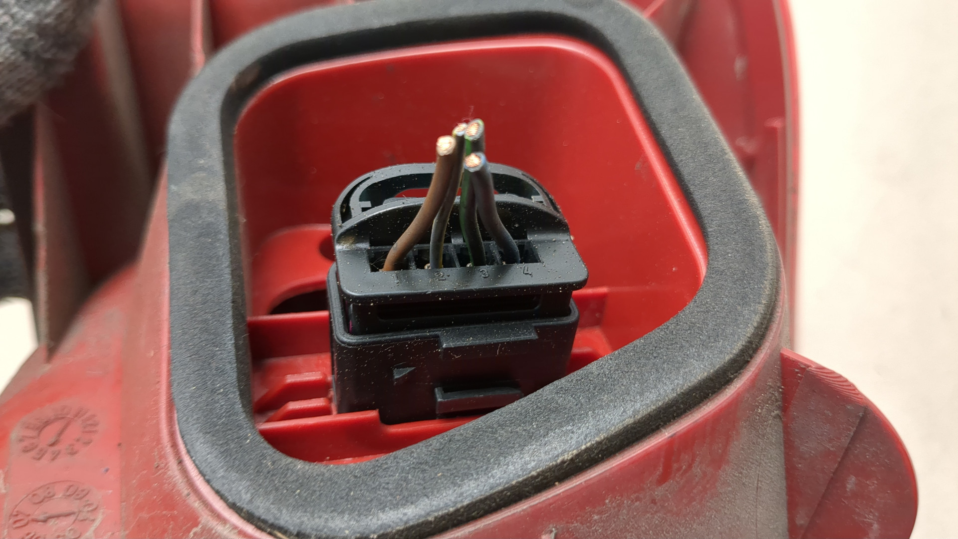 Фонарь задний правый