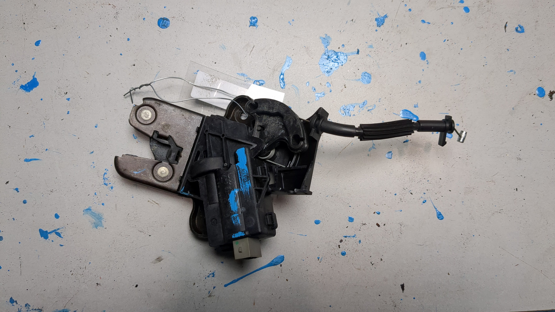 Замок багажника