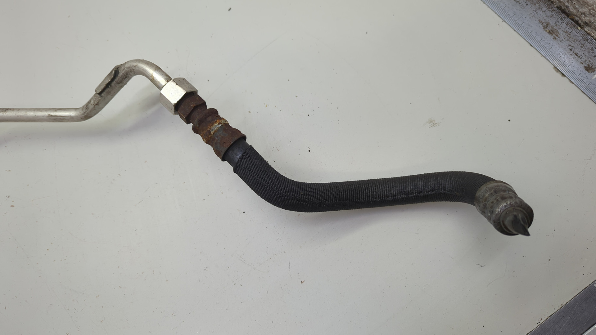 Трубка масляная