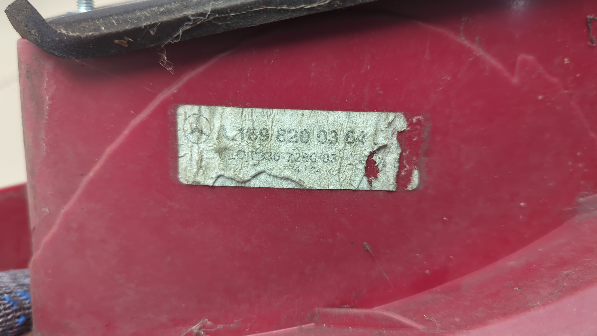 Фонарь задний левый