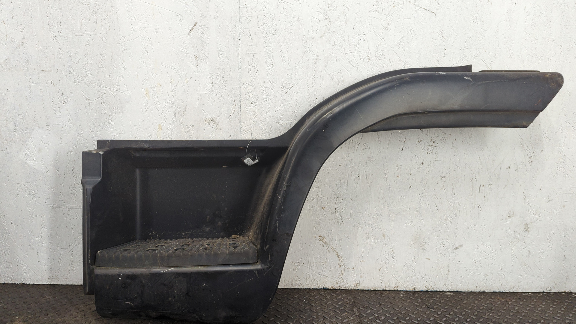 Подножка левая