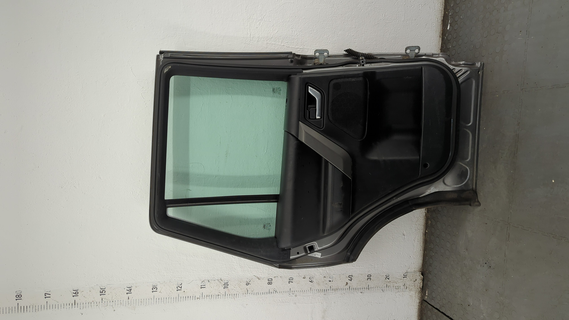 Дверь задняя левая