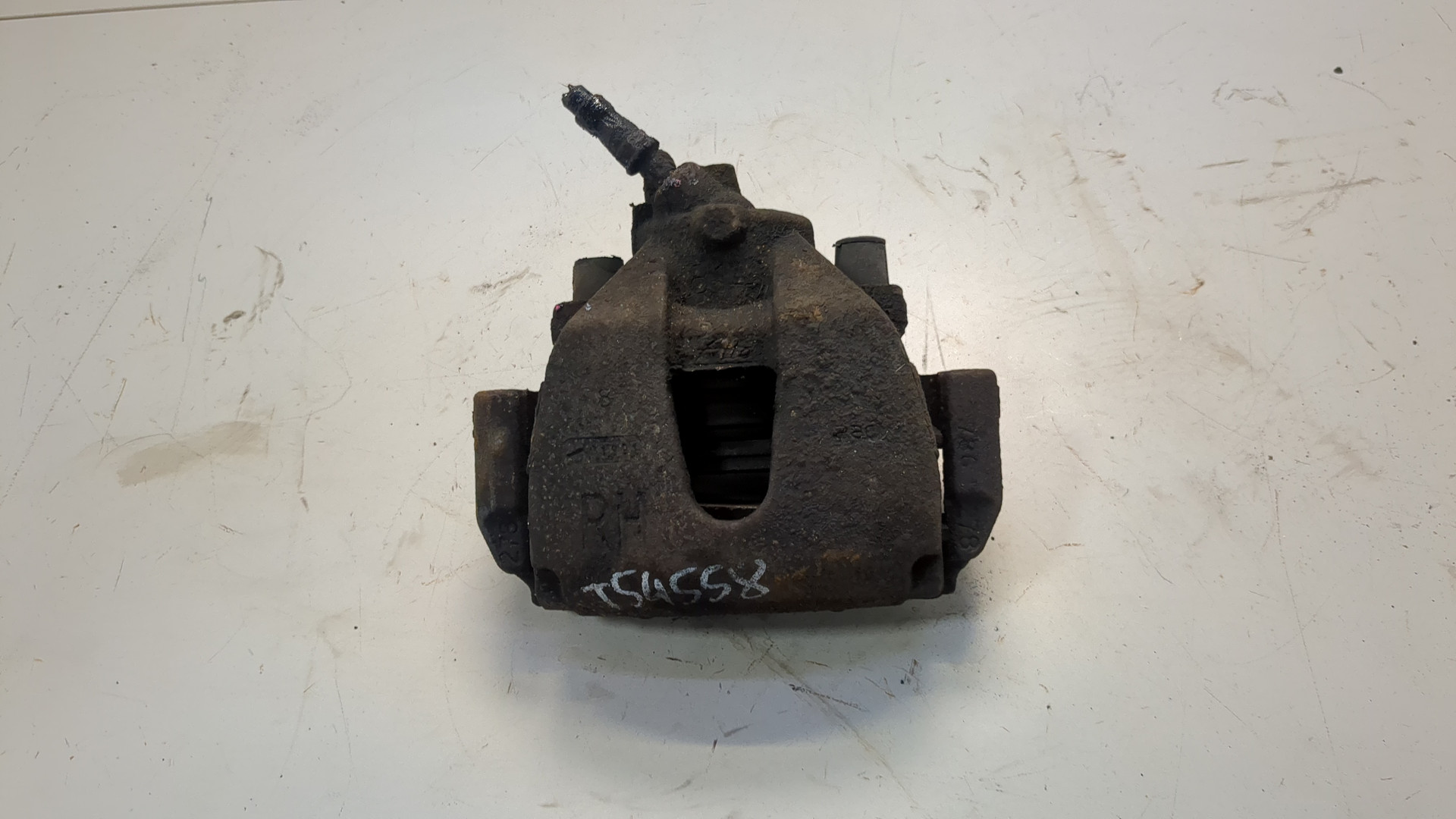 Суппорт передний правый