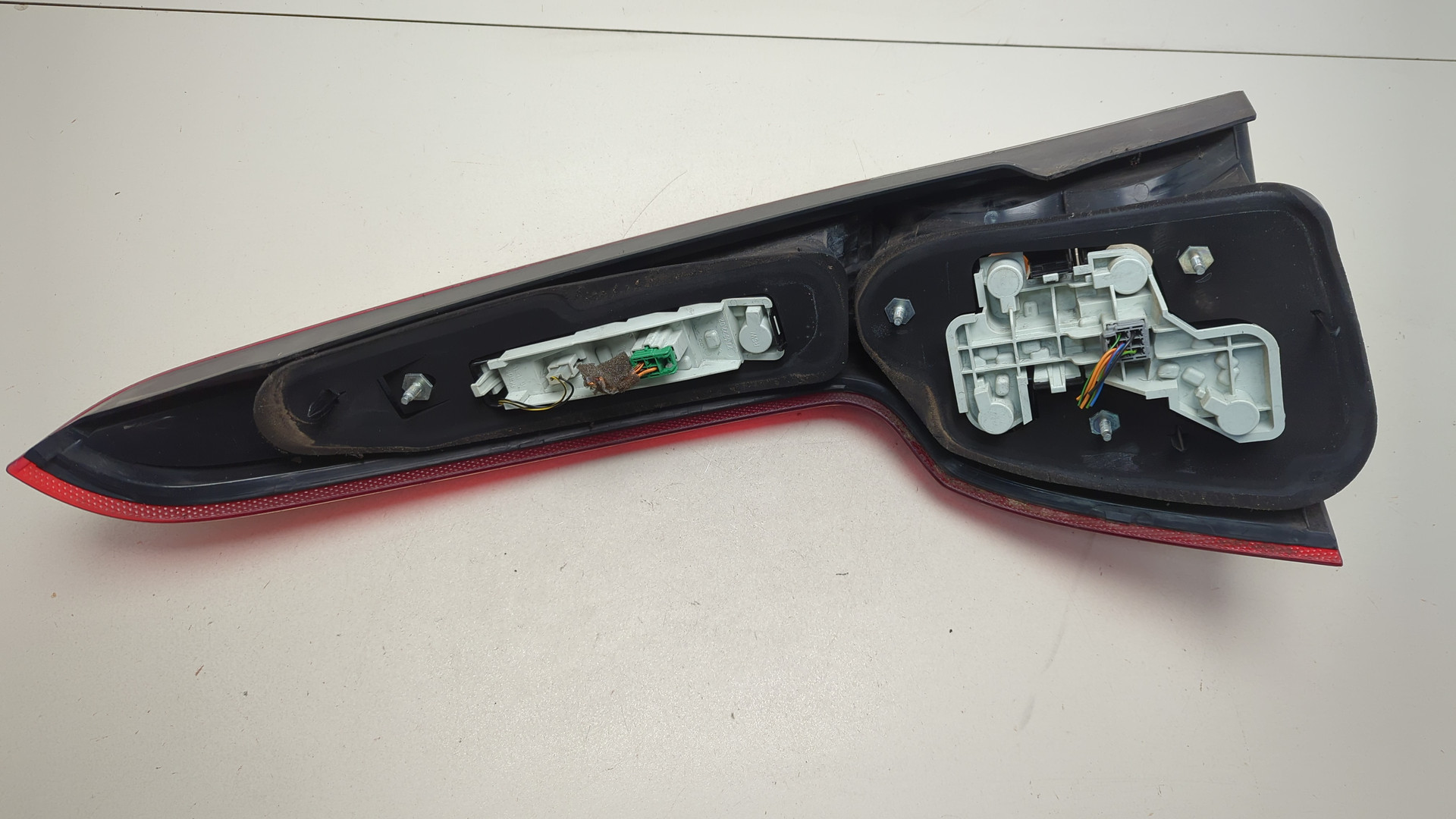 Фонарь задний правый