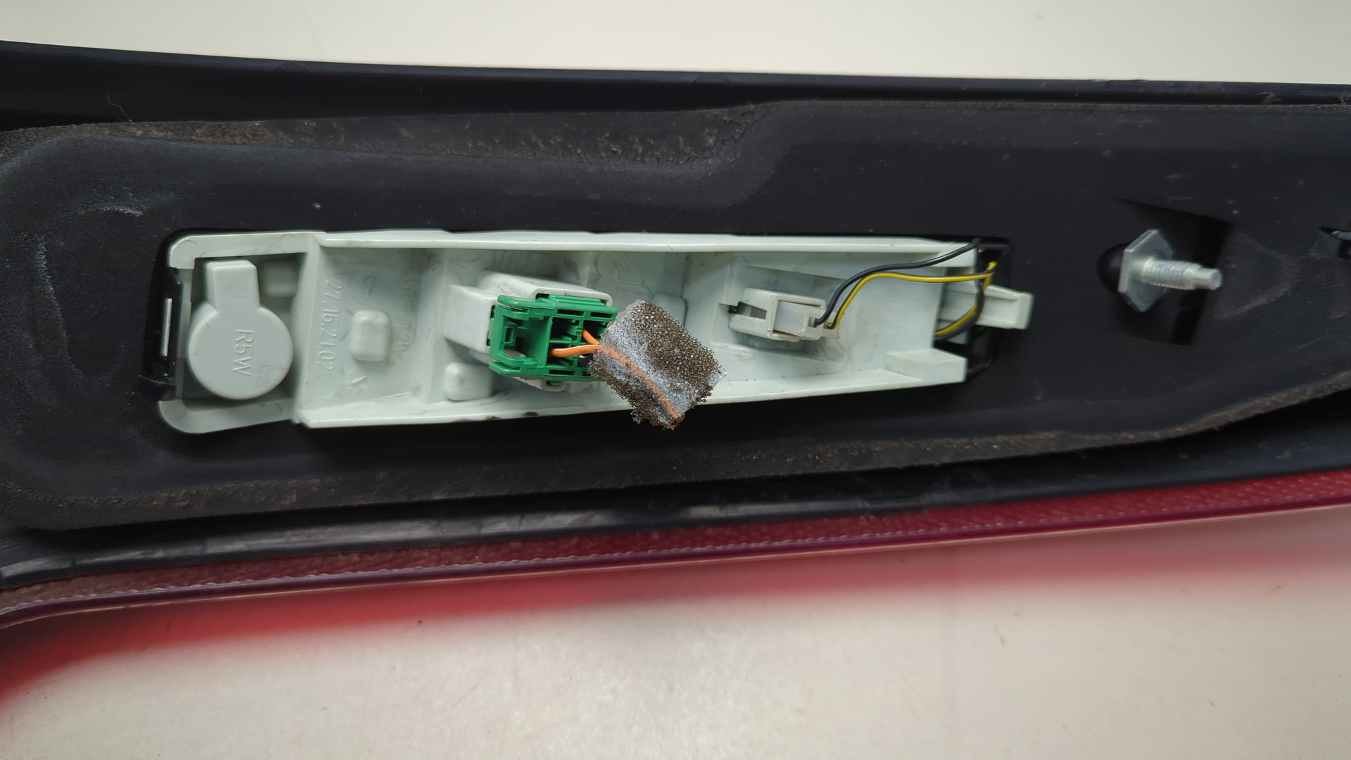 Фонарь задний левый