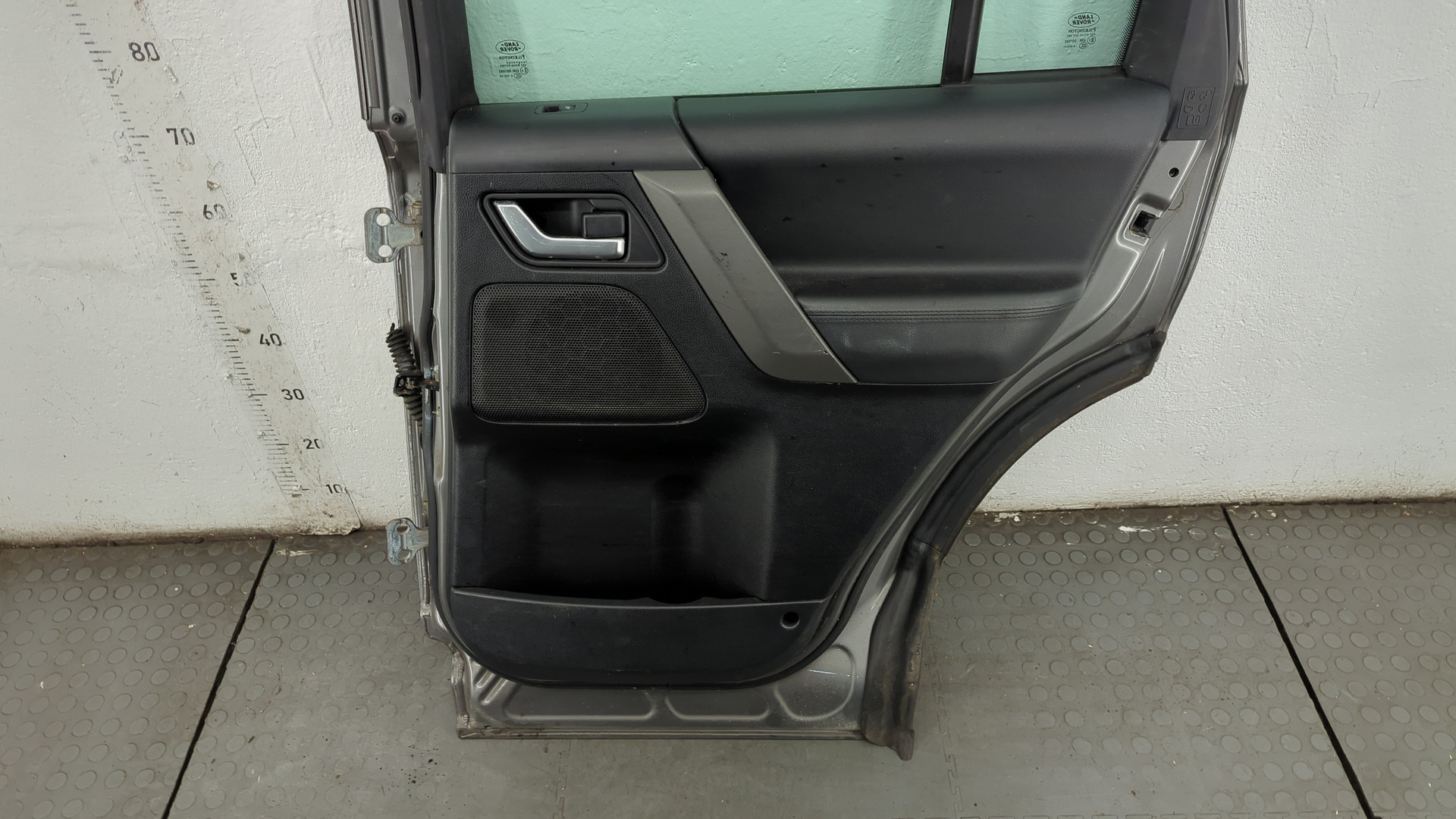 Дверь задняя правая