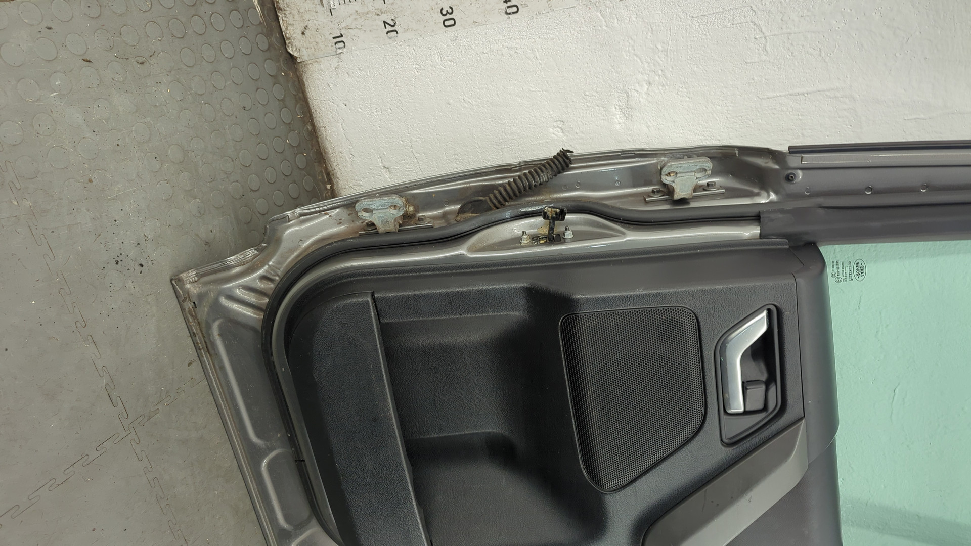 Дверь задняя правая