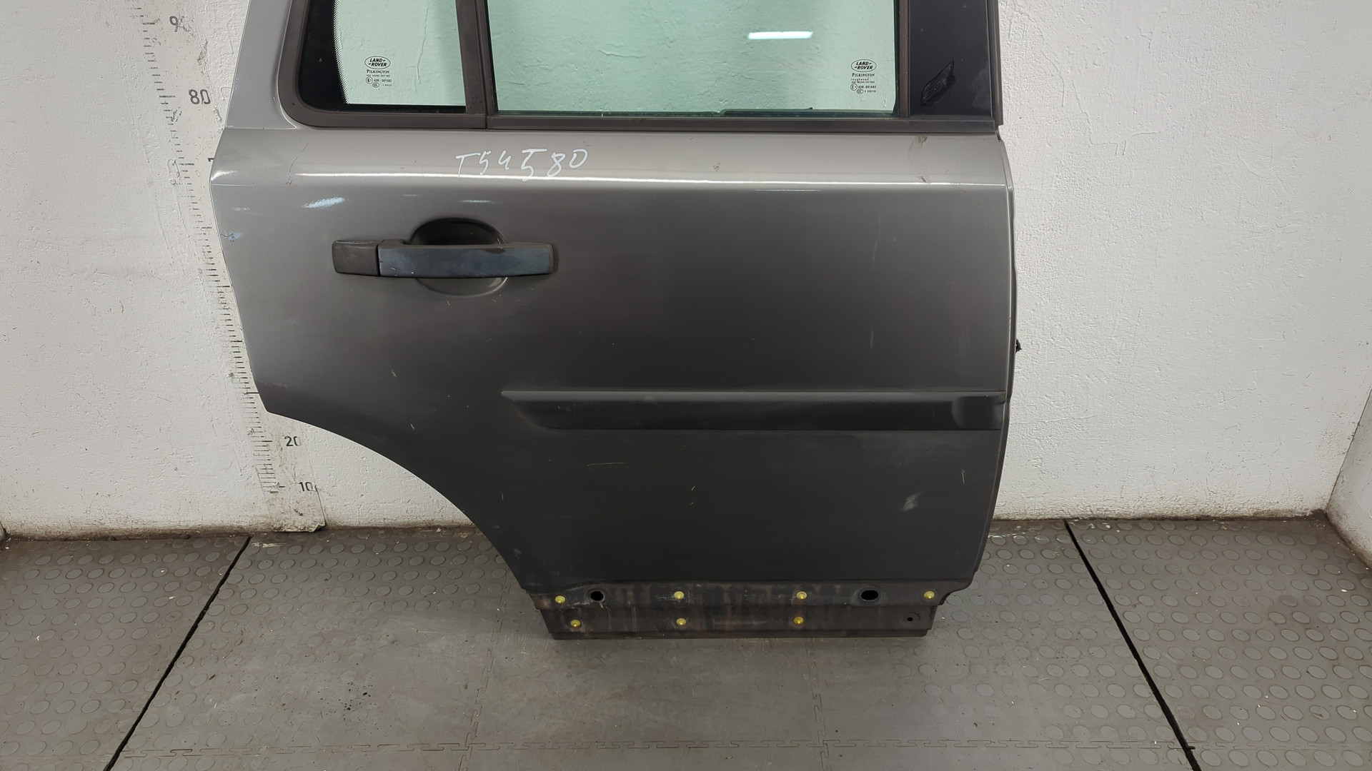 Дверь задняя правая