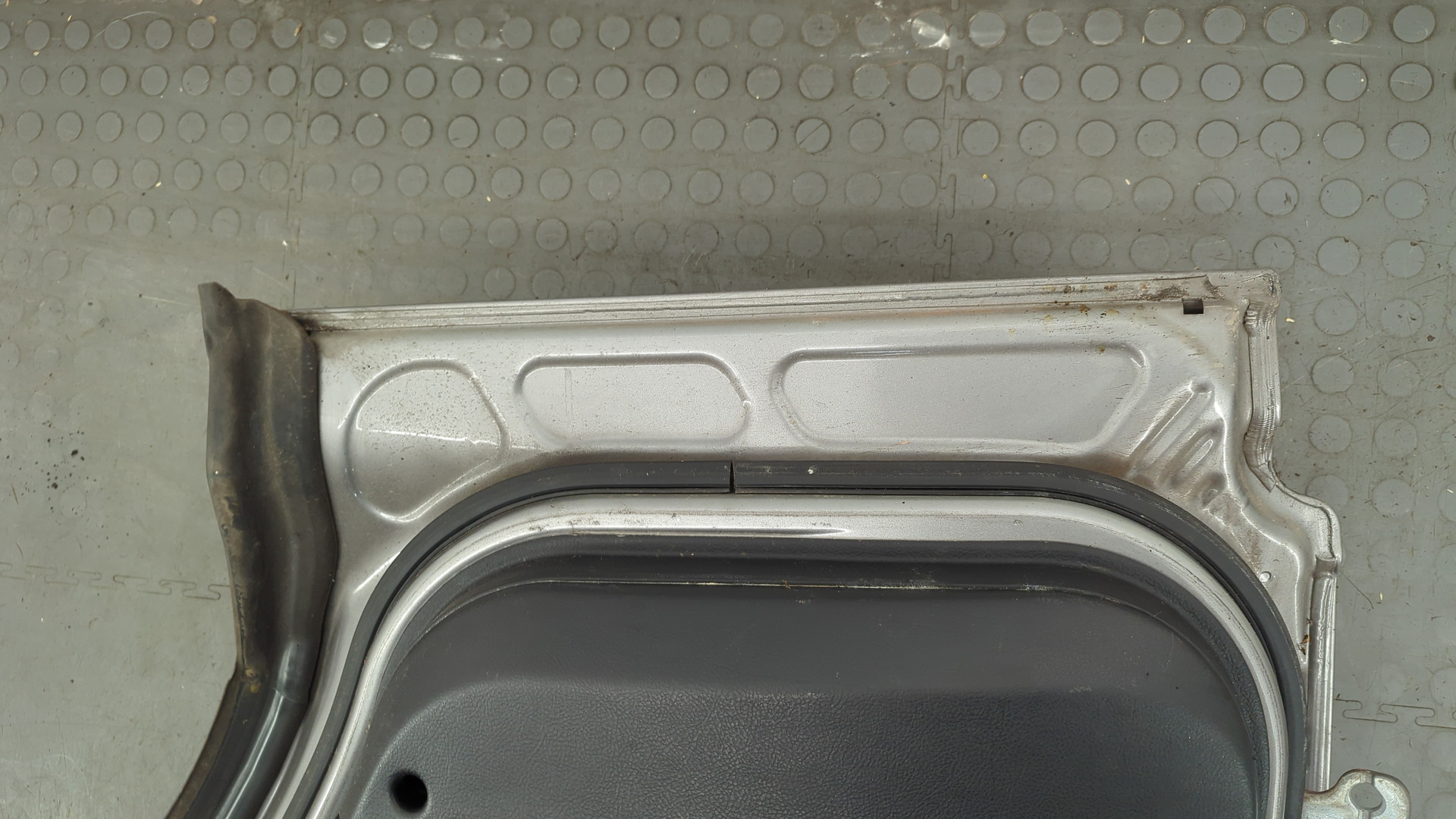 Дверь задняя правая